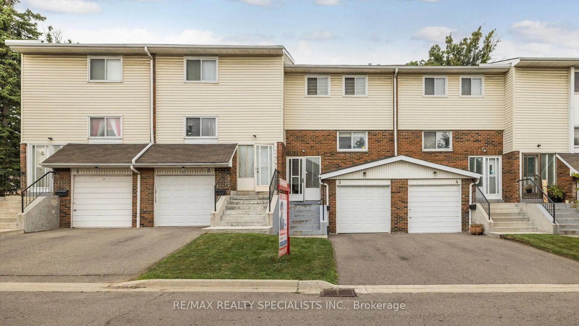 Front of 3 Sandringham Court