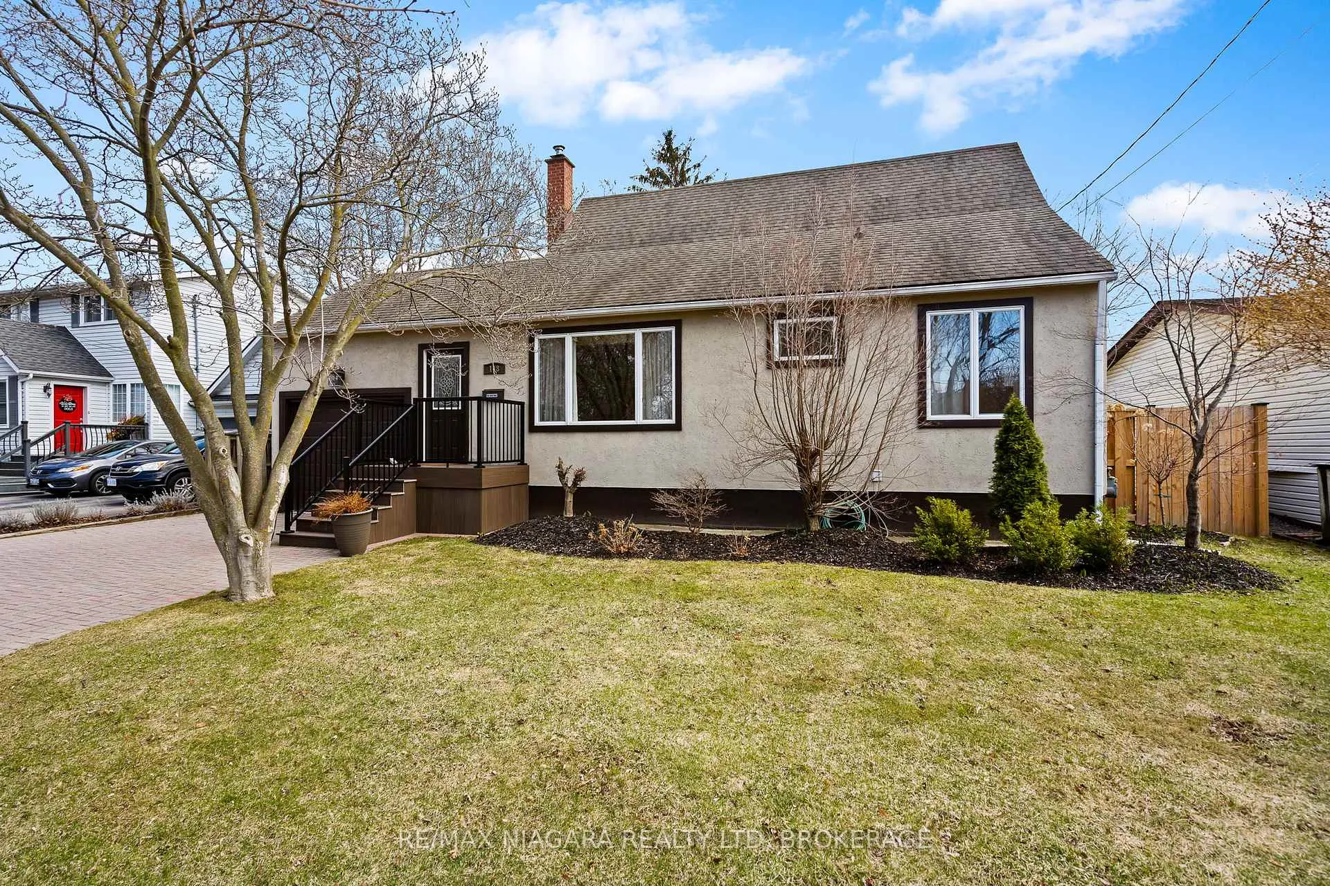 Photo 1 of 148 Lakeshore Road, St. Catharines, Vine/Linwell — HOMEH