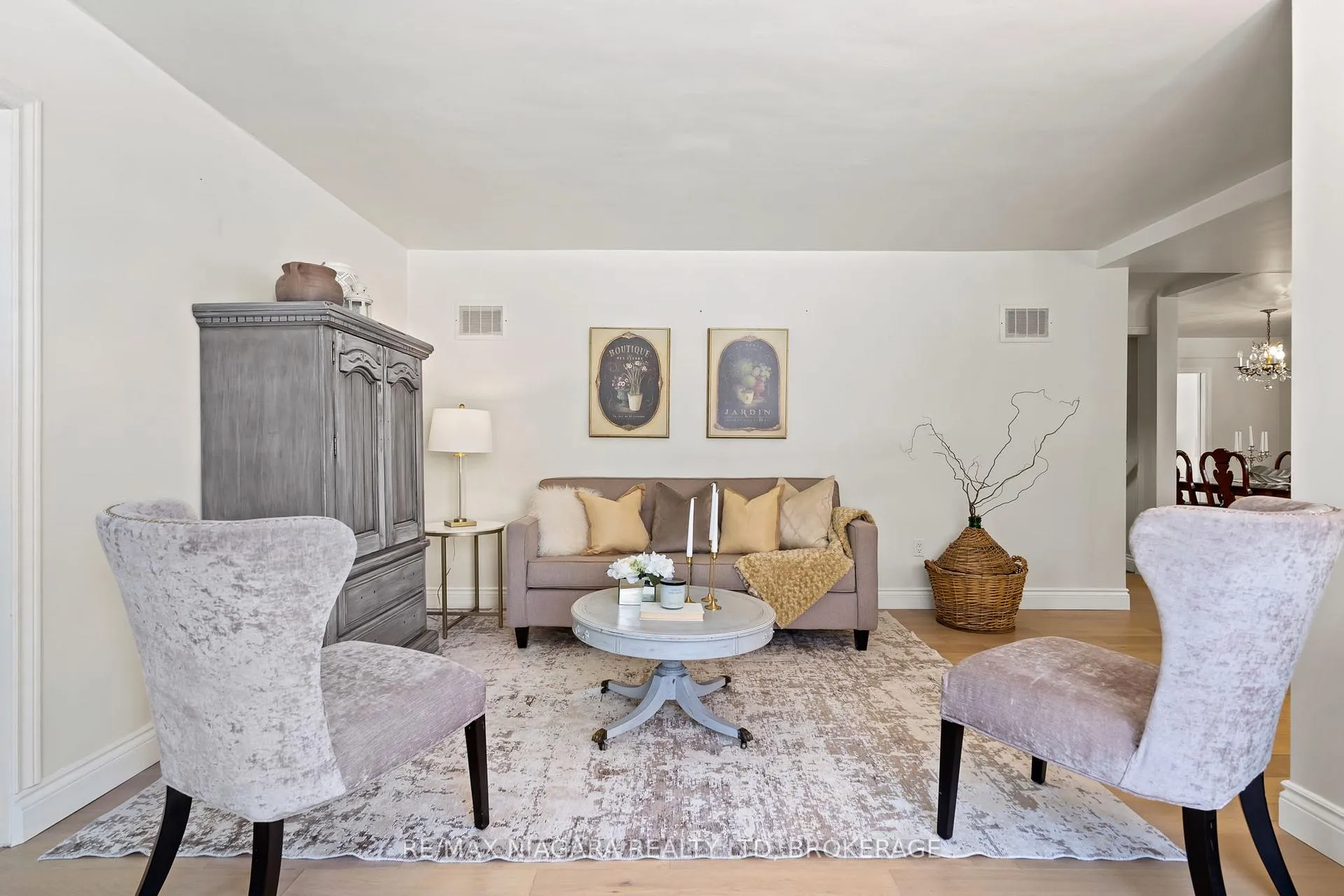 Photo 7 of 148 Lakeshore Road, St. Catharines, Vine/Linwell — HOMEH