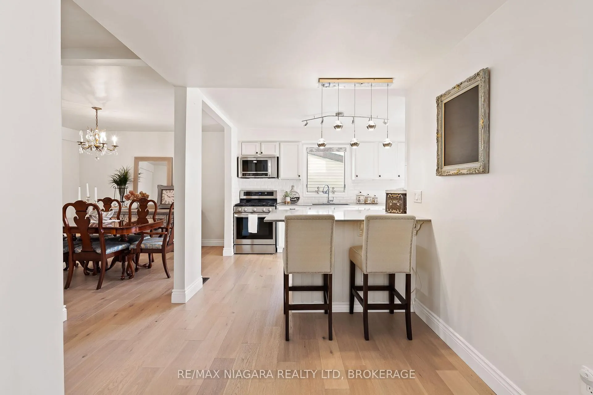 Photo 8 of 148 Lakeshore Road, St. Catharines, Vine/Linwell — HOMEH