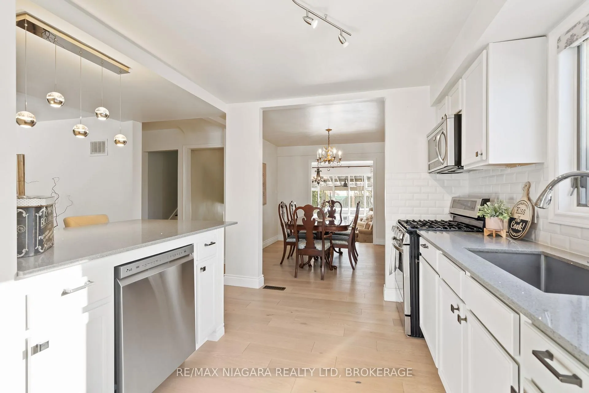 Photo 11 of 148 Lakeshore Road, St. Catharines, Vine/Linwell — HOMEH