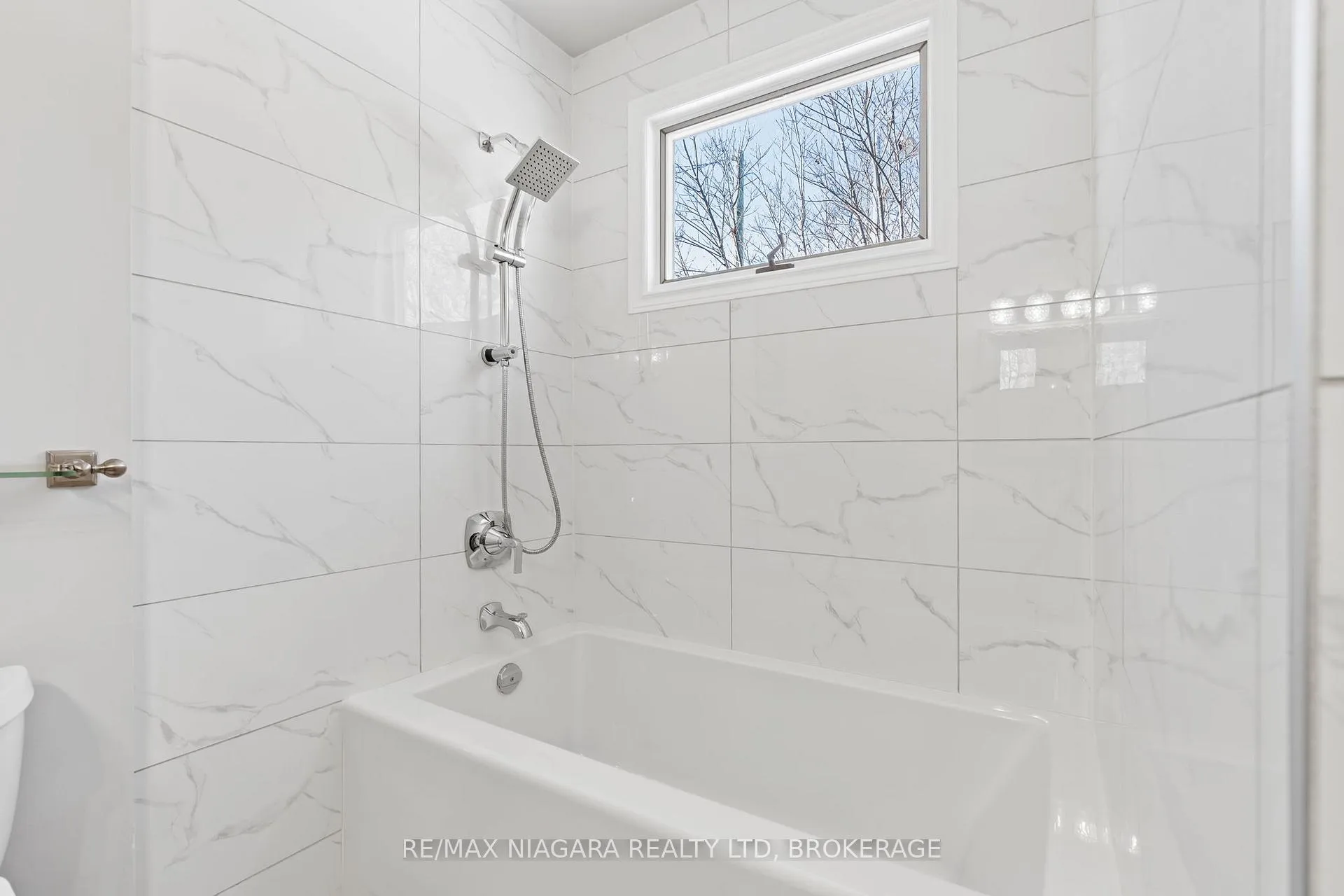 Photo 20 of 148 Lakeshore Road, St. Catharines, Vine/Linwell — HOMEH