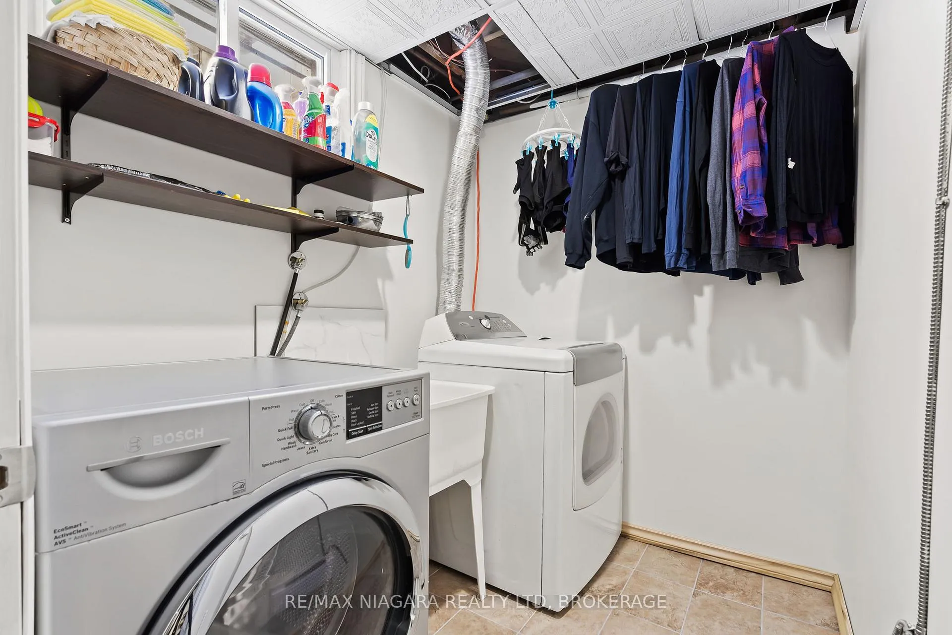 Photo 24 of 148 Lakeshore Road, St. Catharines, Vine/Linwell — HOMEH