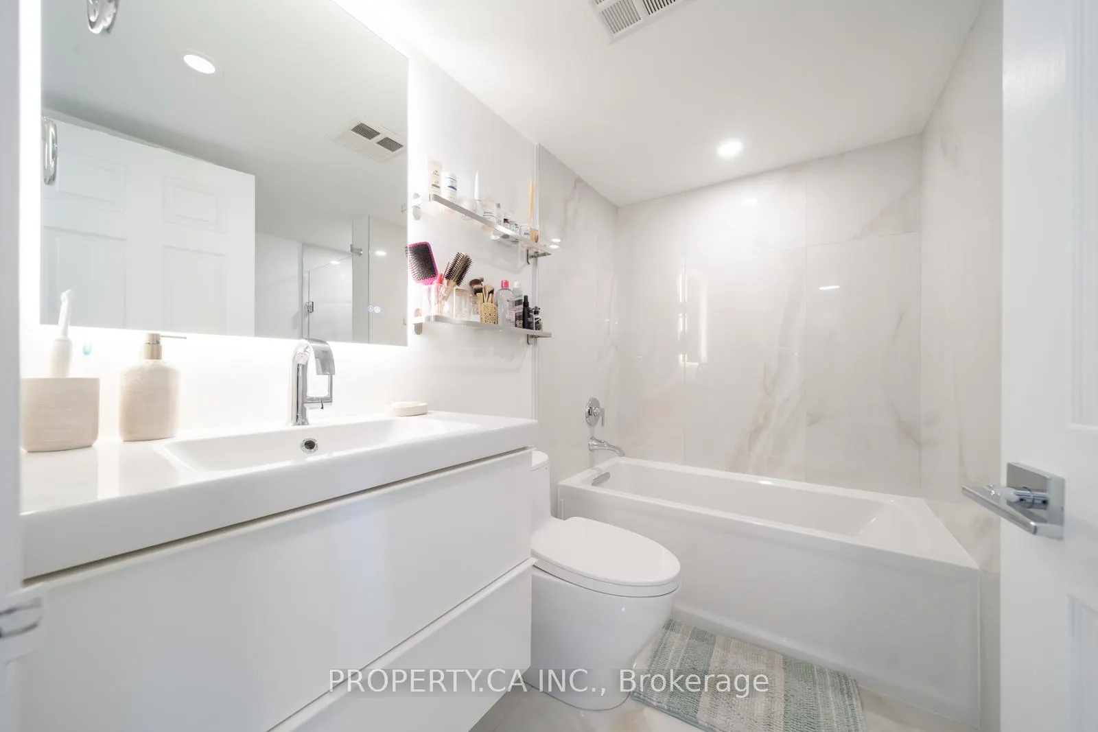 Front of Unit 1019, 801 King Street W