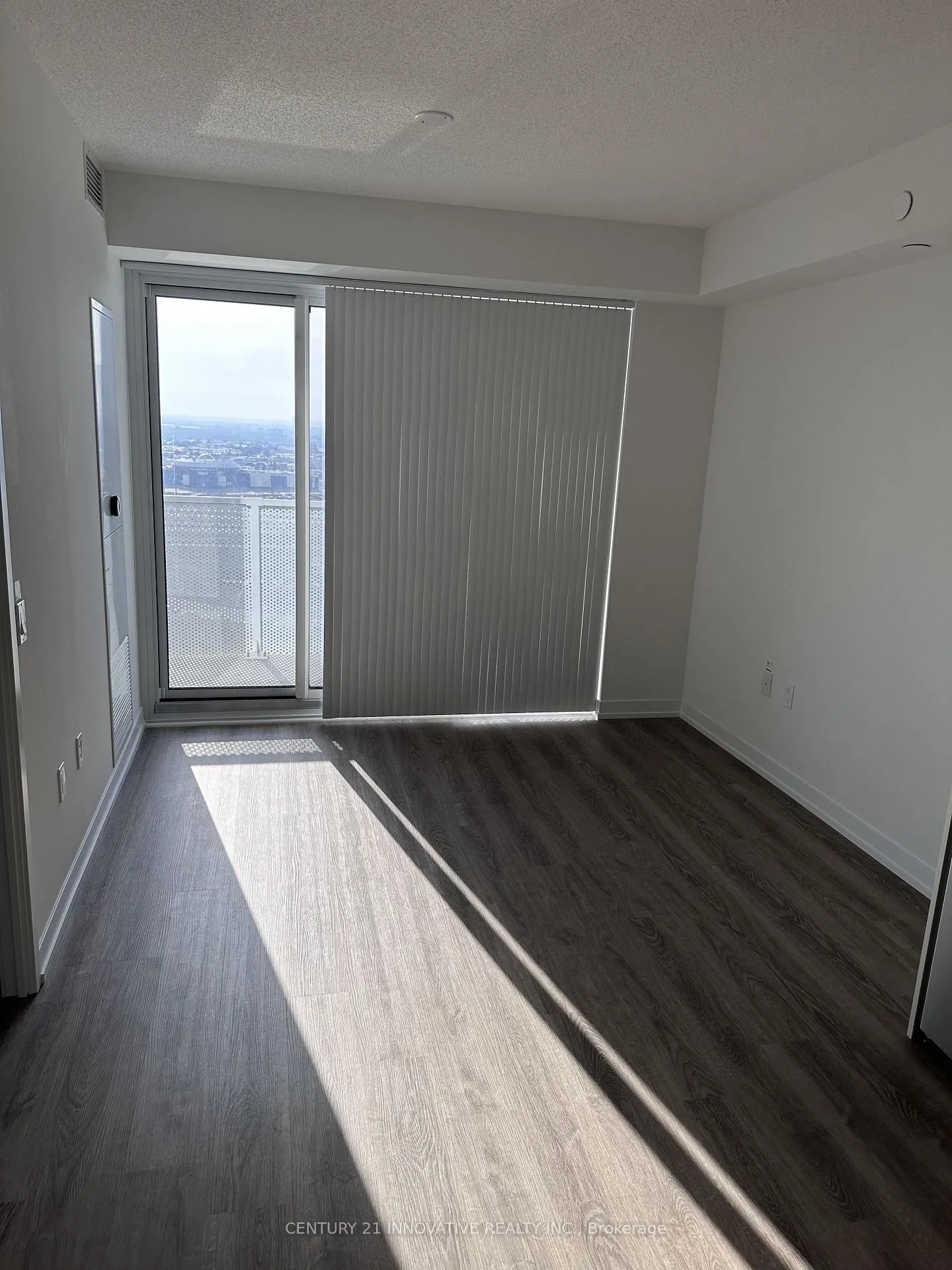 Photo 4 of Unit 2209, 195 Commerce Street, Vaughan, Vaughan Corporate Centre — HOMEH