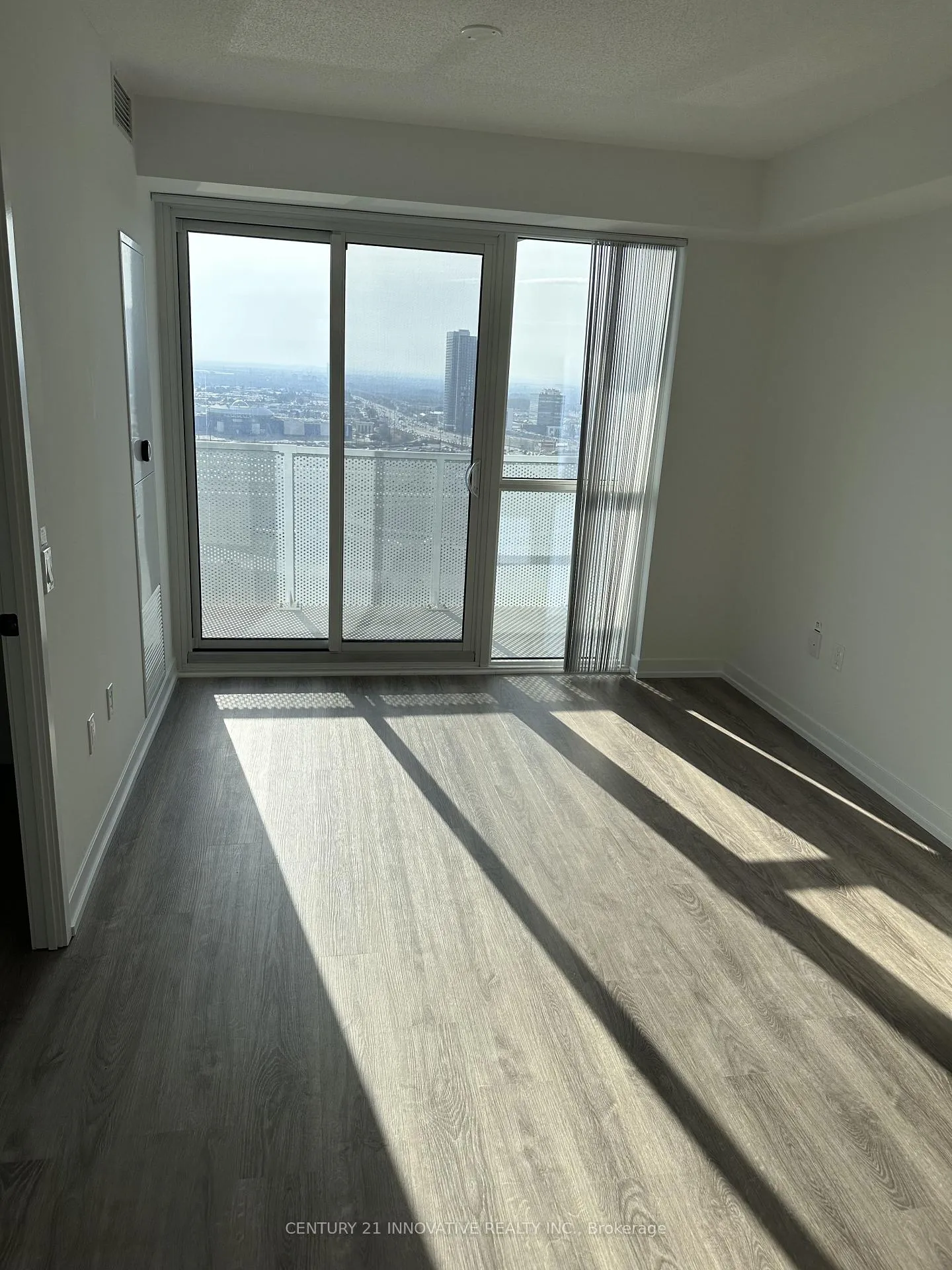 Photo 5 of Unit 2209, 195 Commerce Street, Vaughan, Vaughan Corporate Centre — HOMEH
