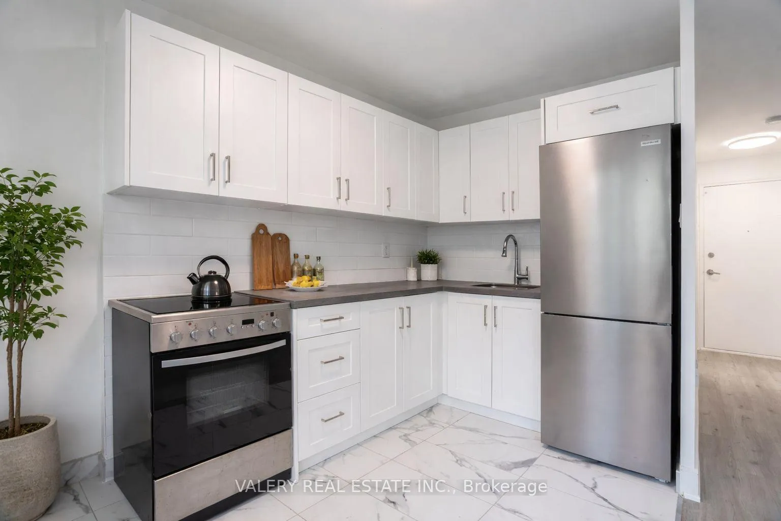 Photo 2 of Unit 601, 177 St. George Street, Toronto, The Annex — HOMEH