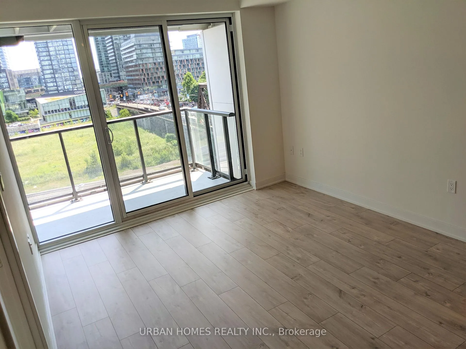Photo 7 of Unit 403, 27 Bathurst Street, Toronto, Waterfront Communities — HOMEH