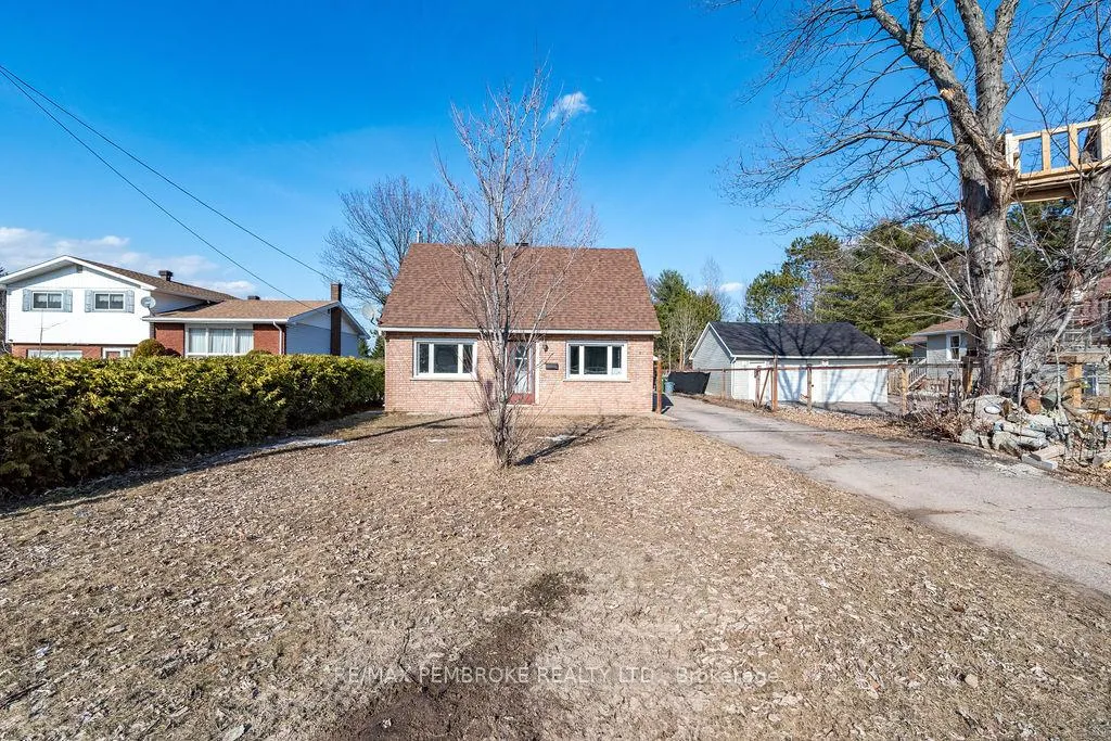 Photo 1 of 2849 Petawawa Boulevard, Petawawa — HOMEH