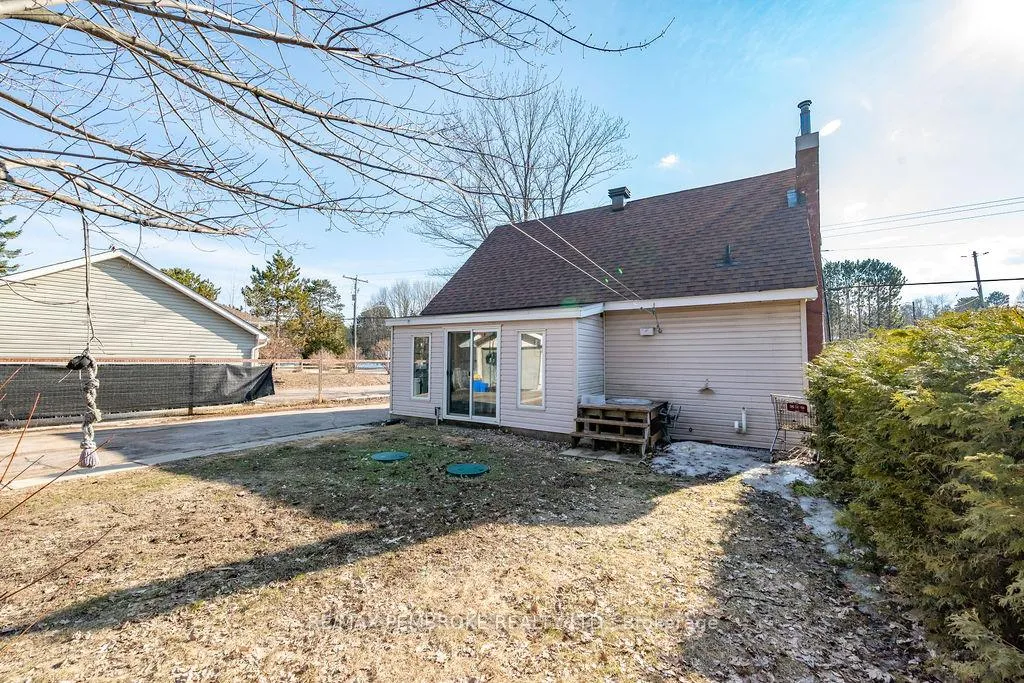 Photo 6 of 2849 Petawawa Boulevard, Petawawa — HOMEH