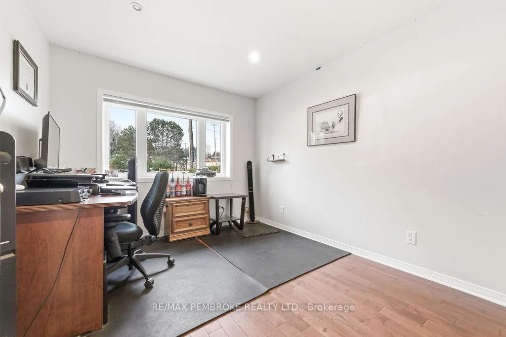 Photo 22 of 2849 Petawawa Boulevard, Petawawa — HOMEH