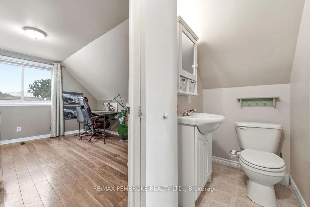 Photo 30 of 2849 Petawawa Boulevard, Petawawa — HOMEH