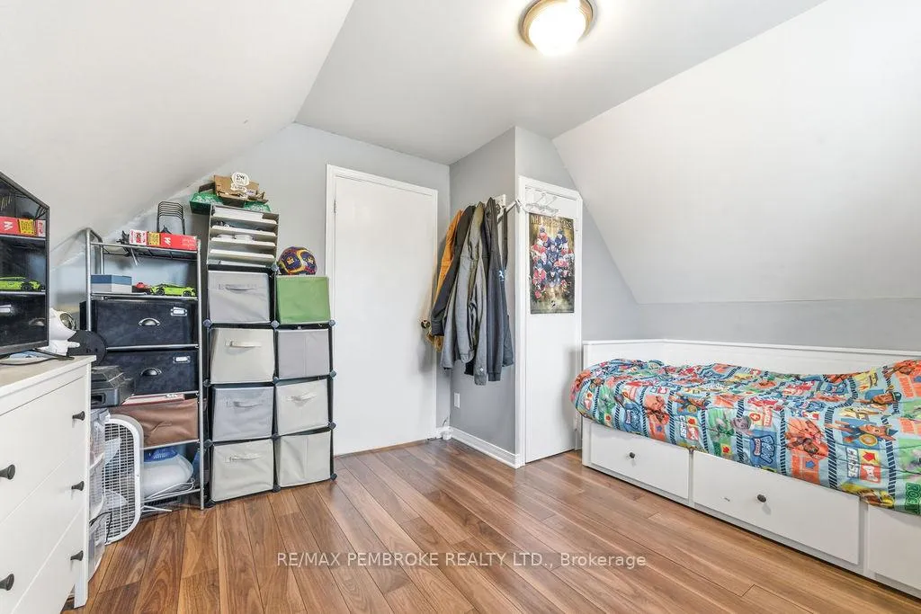Photo 31 of 2849 Petawawa Boulevard, Petawawa — HOMEH