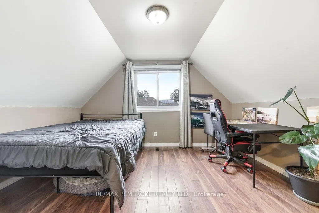 Photo 34 of 2849 Petawawa Boulevard, Petawawa — HOMEH