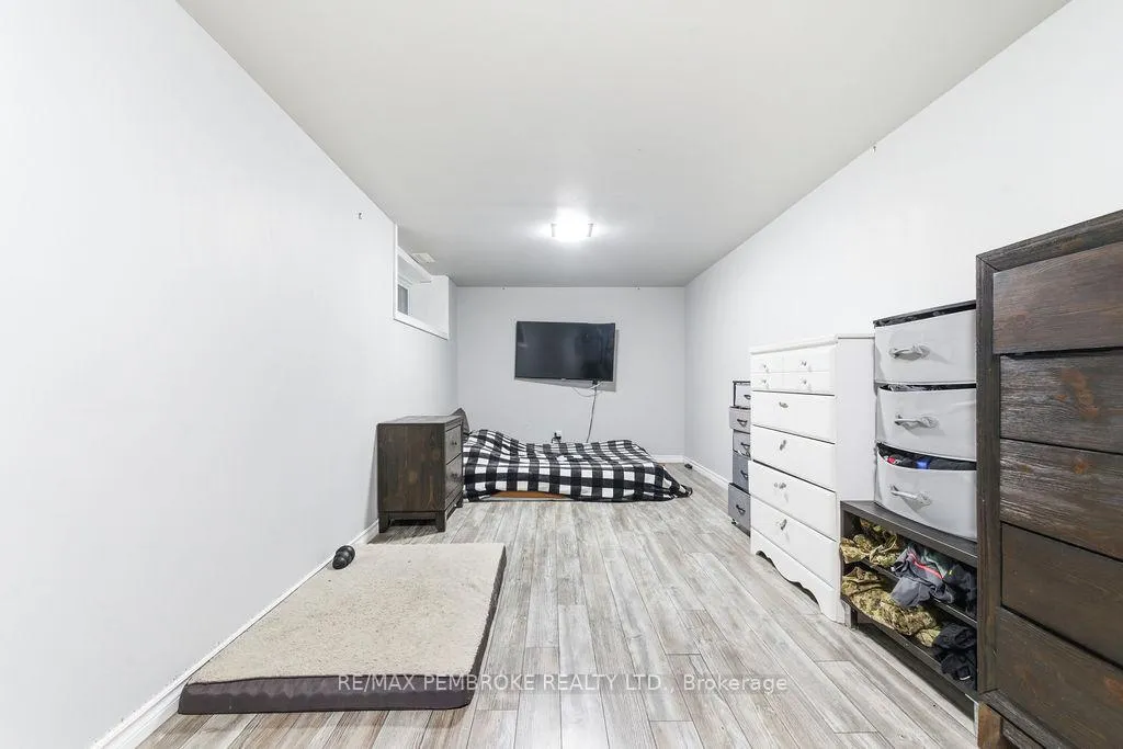 Photo 41 of 2849 Petawawa Boulevard, Petawawa — HOMEH