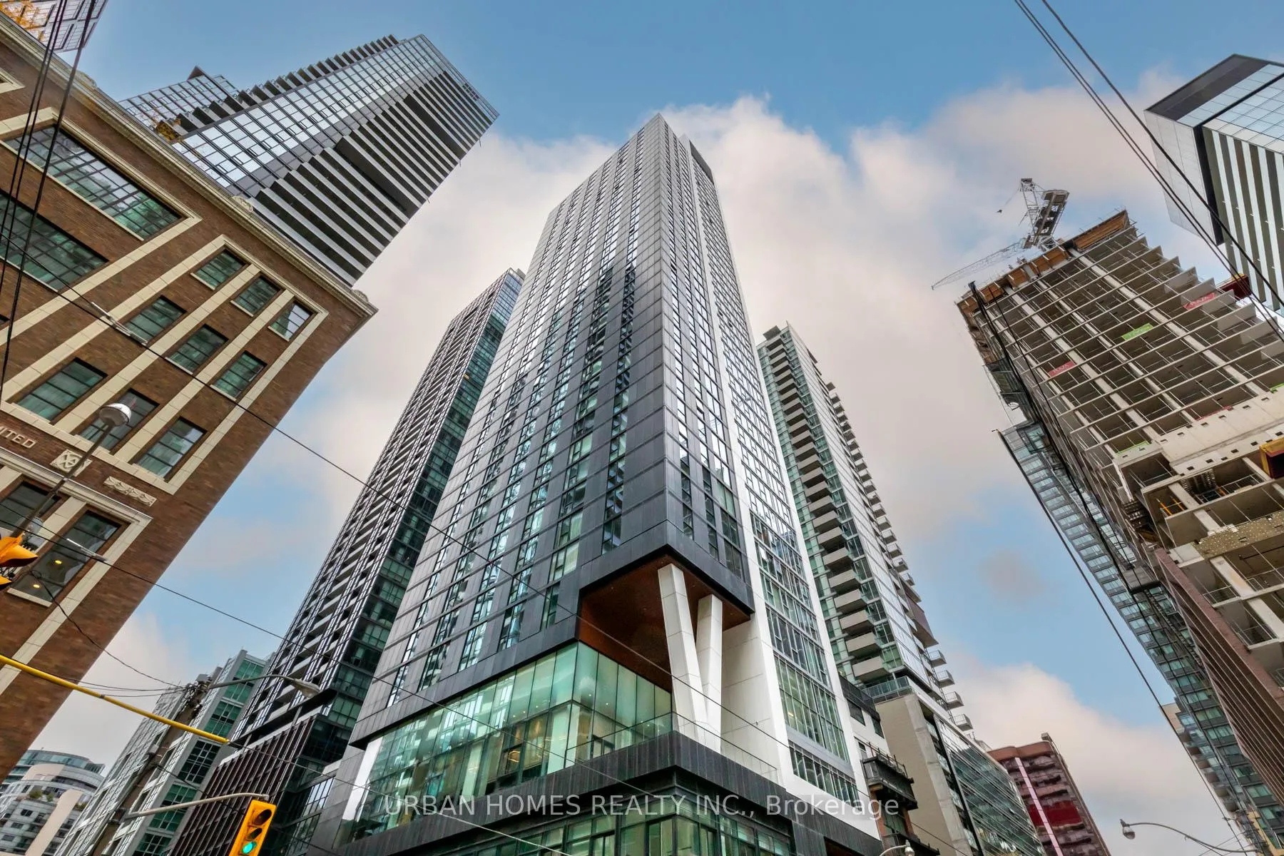 Front of Unit 608, 357 King Street