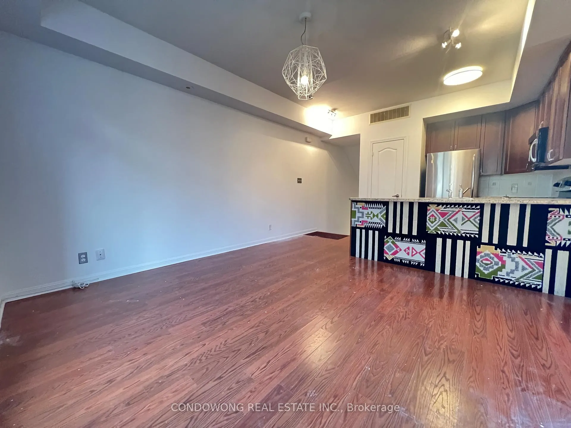 Photo 4 of Unit TH5, 80 Carr Street, Toronto, Kensington-Chinatown — HOMEH