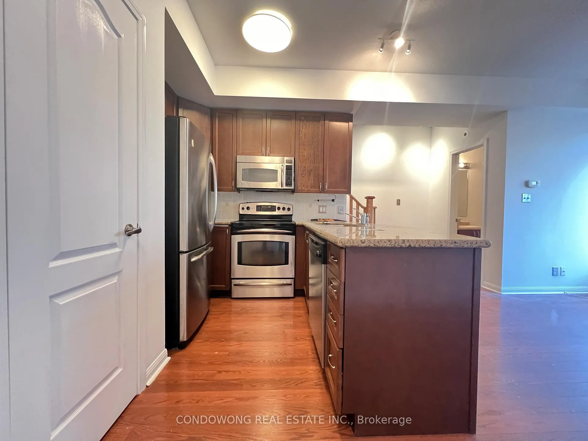 Photo 6 of Unit TH5, 80 Carr Street, Toronto, Kensington-Chinatown — HOMEH