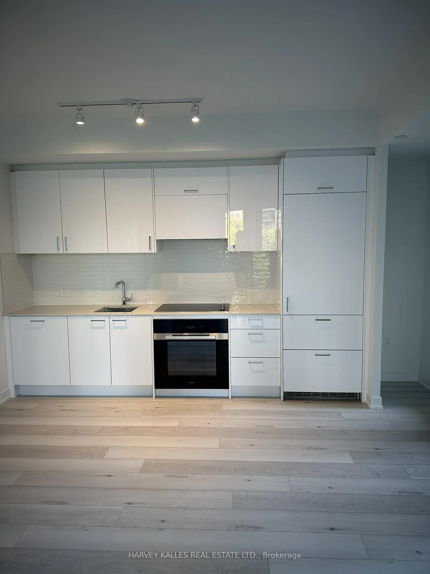 Photo 7 of Unit 207, 1 Kyle Lowry Road, North York, Banbury-Don Mills — HOMEH