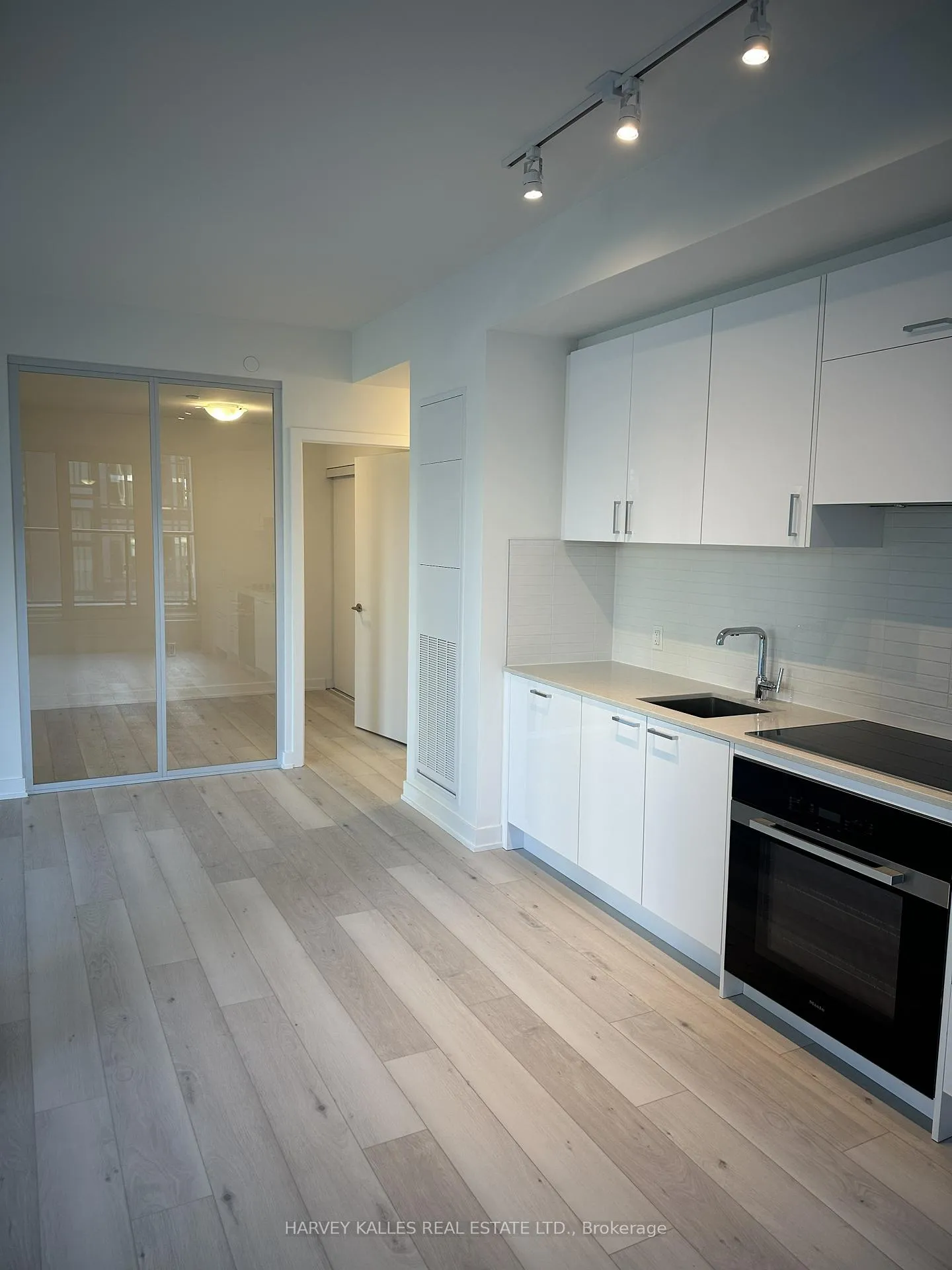Photo 8 of Unit 207, 1 Kyle Lowry Road, North York, Banbury-Don Mills — HOMEH