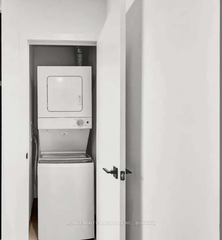 Photo 18 of Unit 402, 2782 Barton Street E, Hamilton, Riverdale — HOMEH