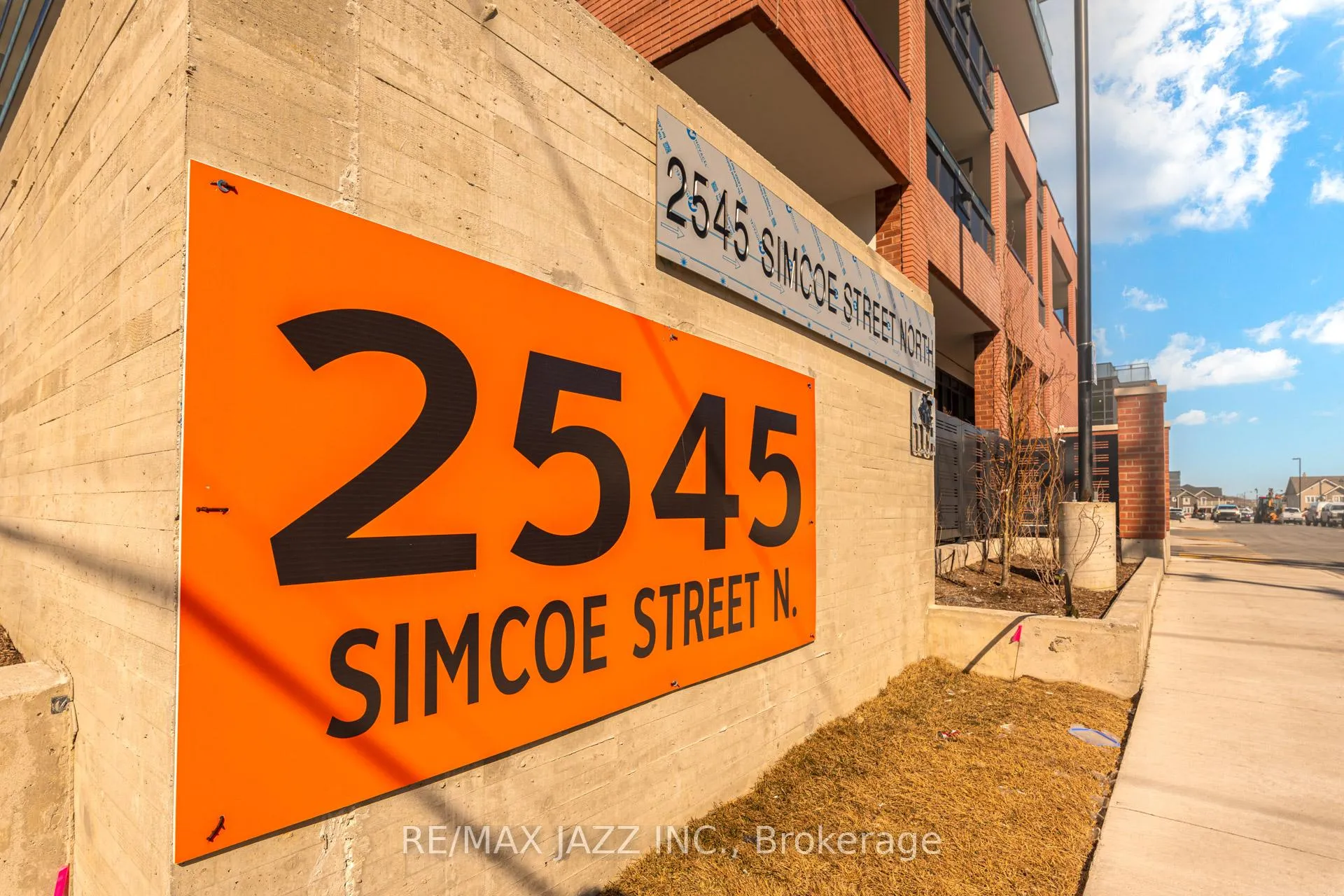 Photo 3 of Unit 2102, 2545 Simcoe Street N, Oshawa, Windfields — HOMEH