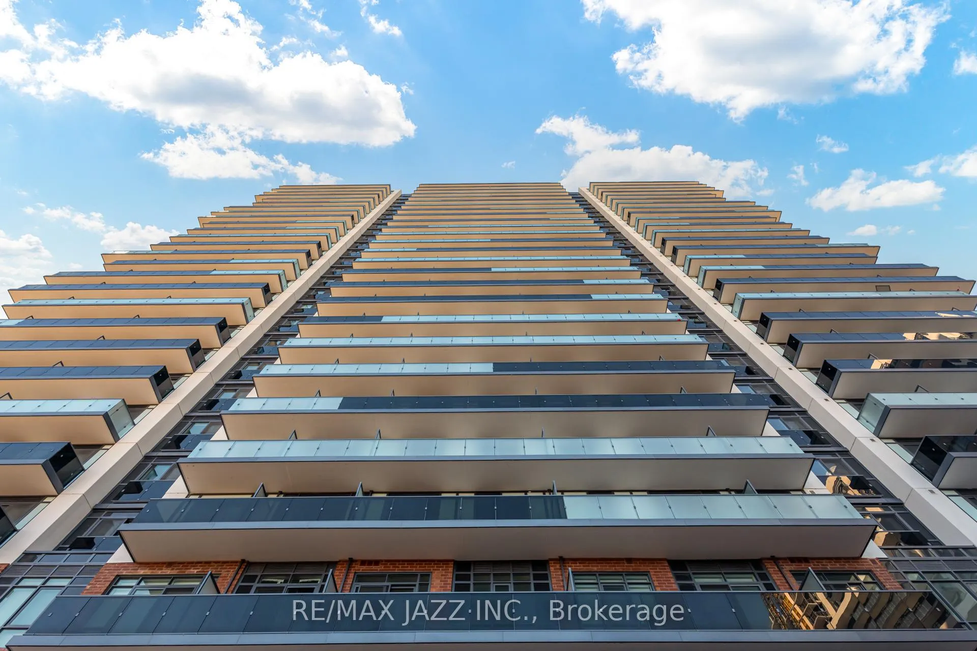 Photo 5 of Unit 2102, 2545 Simcoe Street N, Oshawa, Windfields — HOMEH
