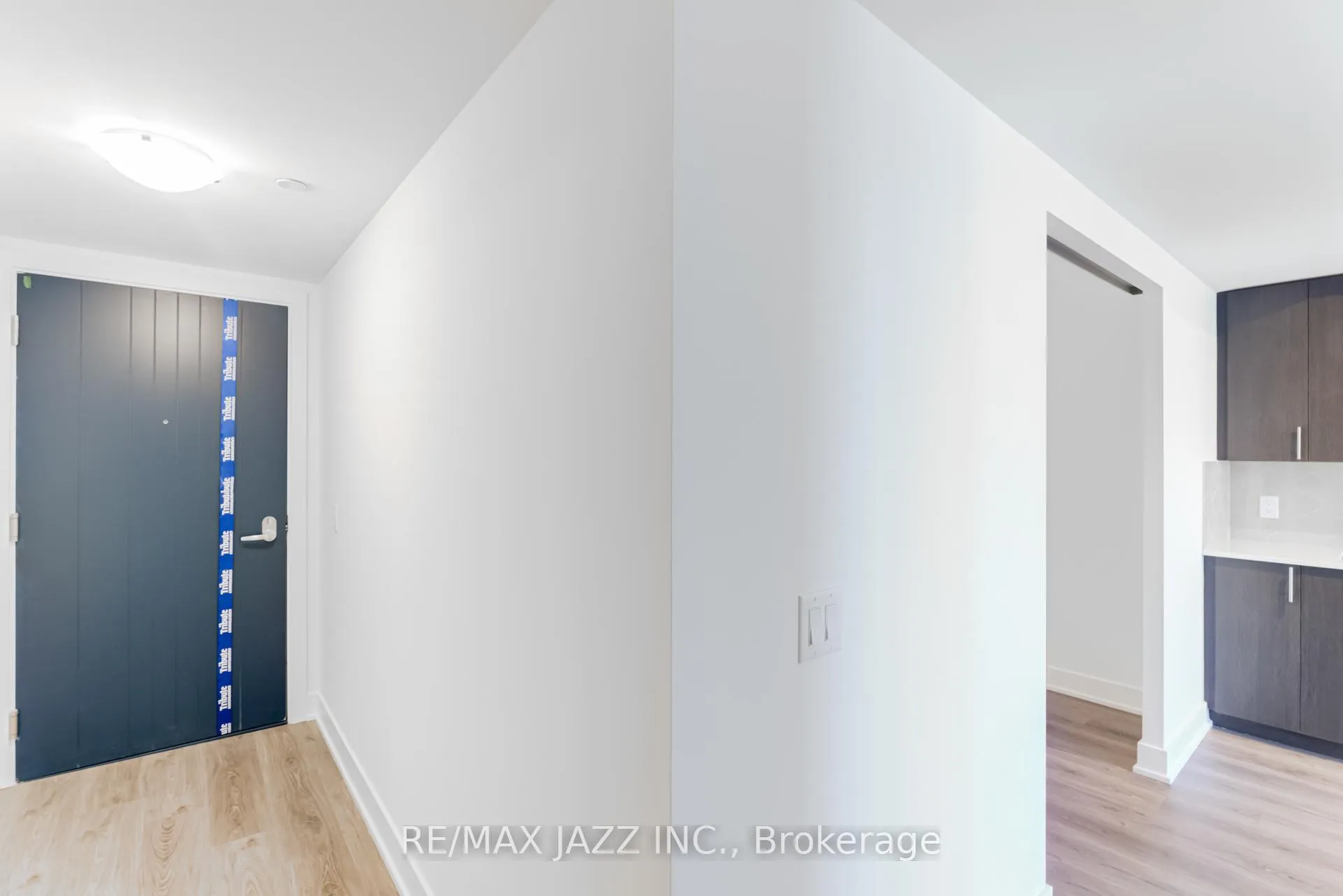 Photo 8 of Unit 2102, 2545 Simcoe Street N, Oshawa, Windfields — HOMEH