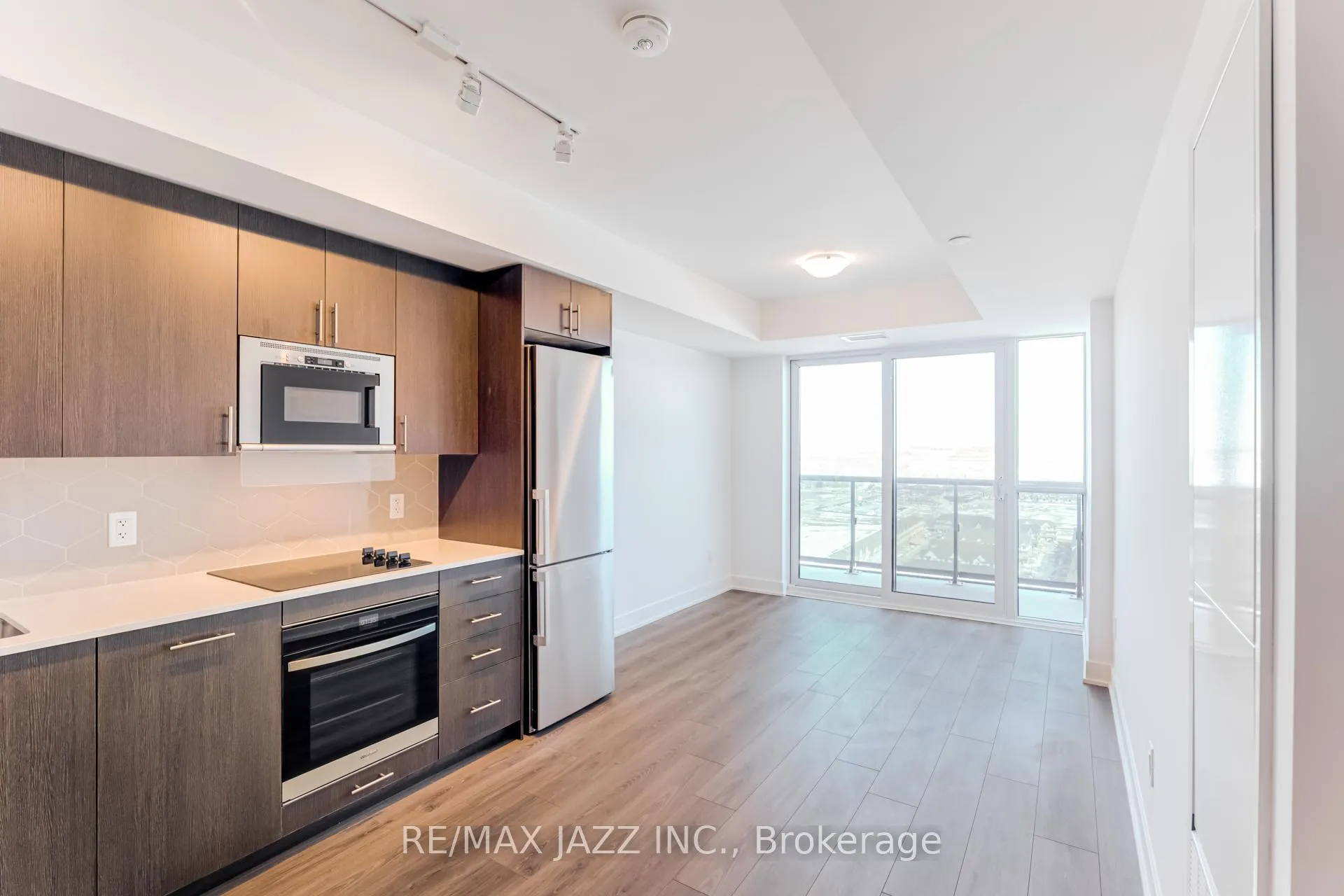 Photo 10 of Unit 2102, 2545 Simcoe Street N, Oshawa, Windfields — HOMEH