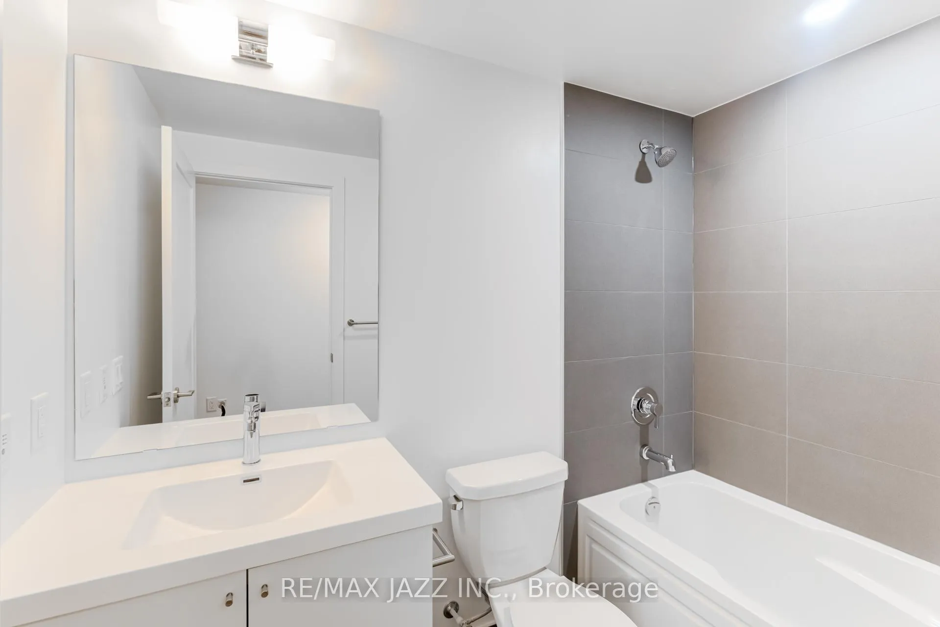 Photo 23 of Unit 2102, 2545 Simcoe Street N, Oshawa, Windfields — HOMEH