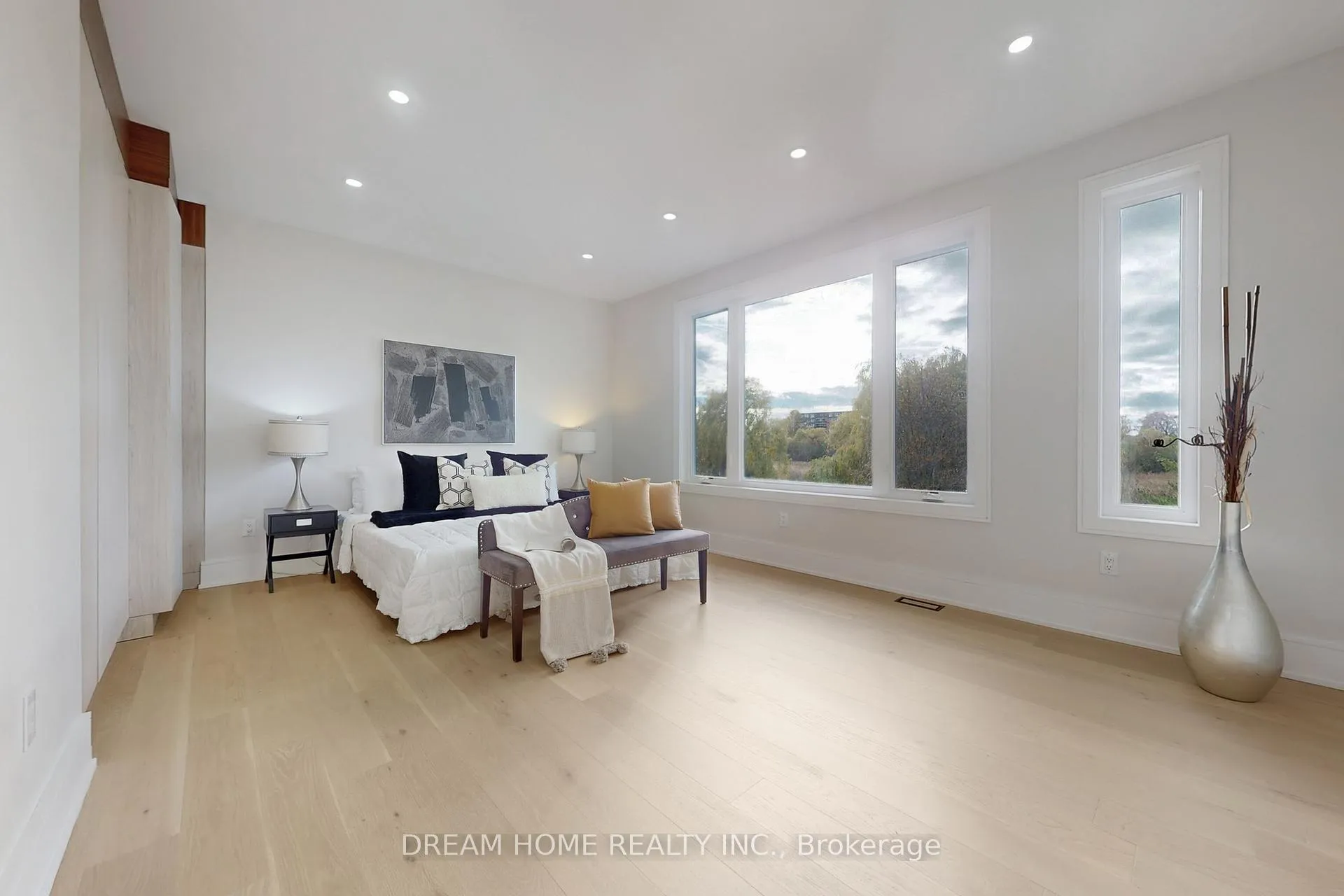 Photo 18 of 28 Scott Street, Whitby, Blue Grass Meadows — HOMEH