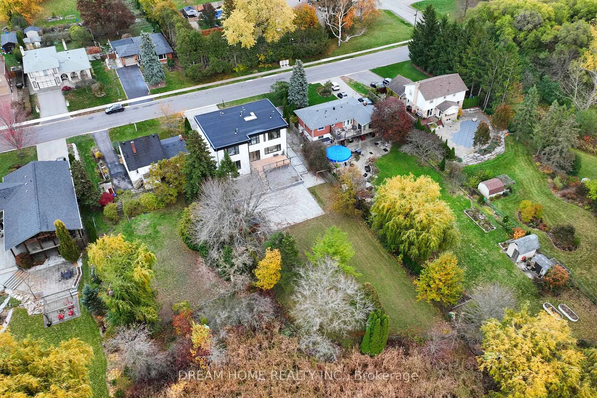 Photo 46 of 28 Scott Street, Whitby, Blue Grass Meadows — HOMEH