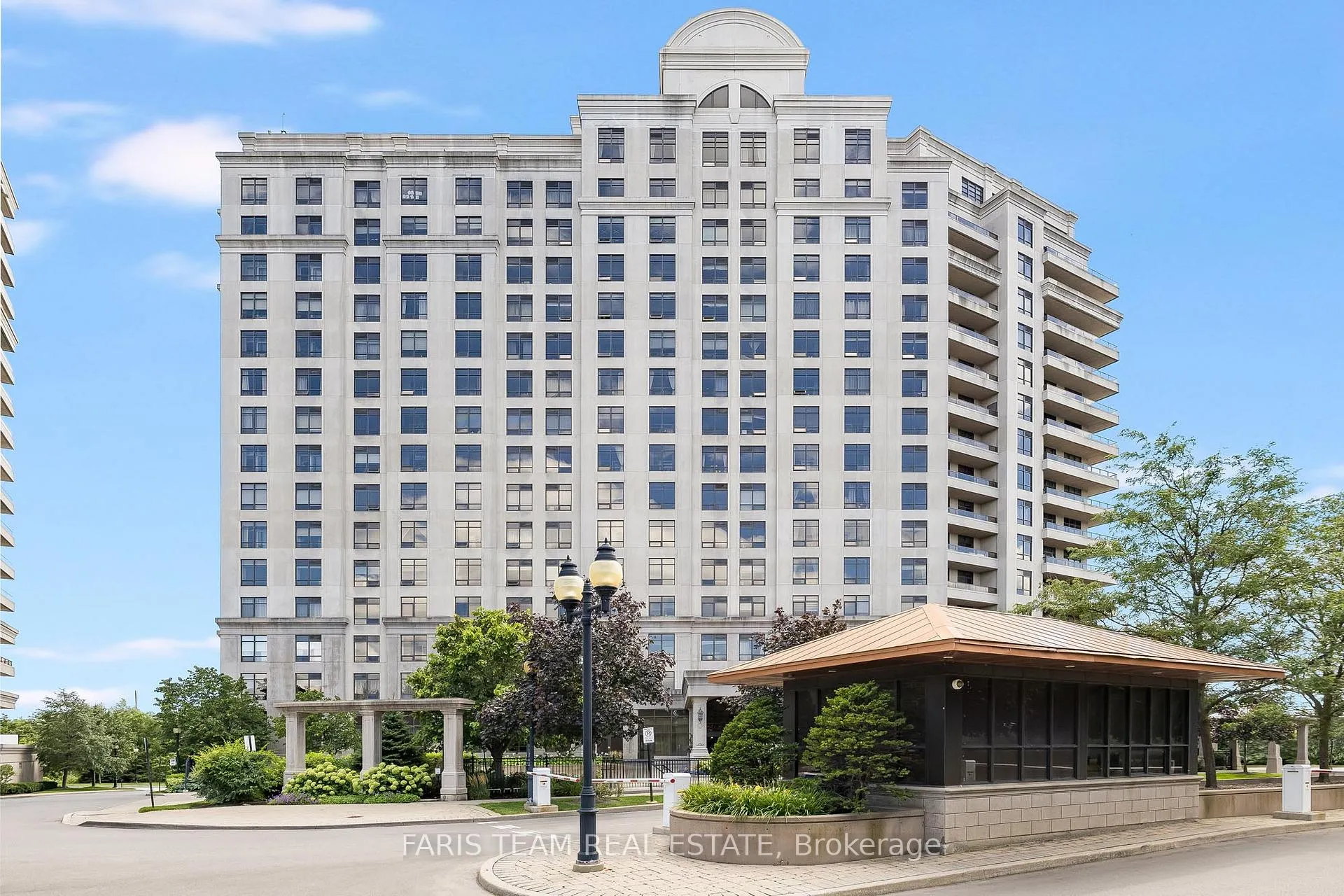 Photo 1 of Unit 701, 9235 Jane Street, Vaughan, Maple — HOMEH