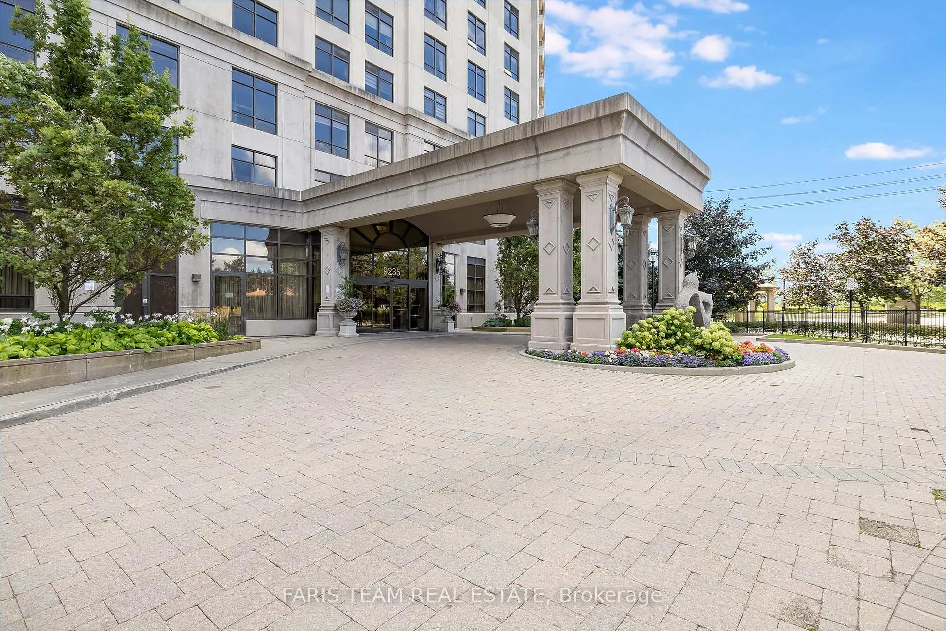 Photo 2 of Unit 701, 9235 Jane Street, Vaughan, Maple — HOMEH