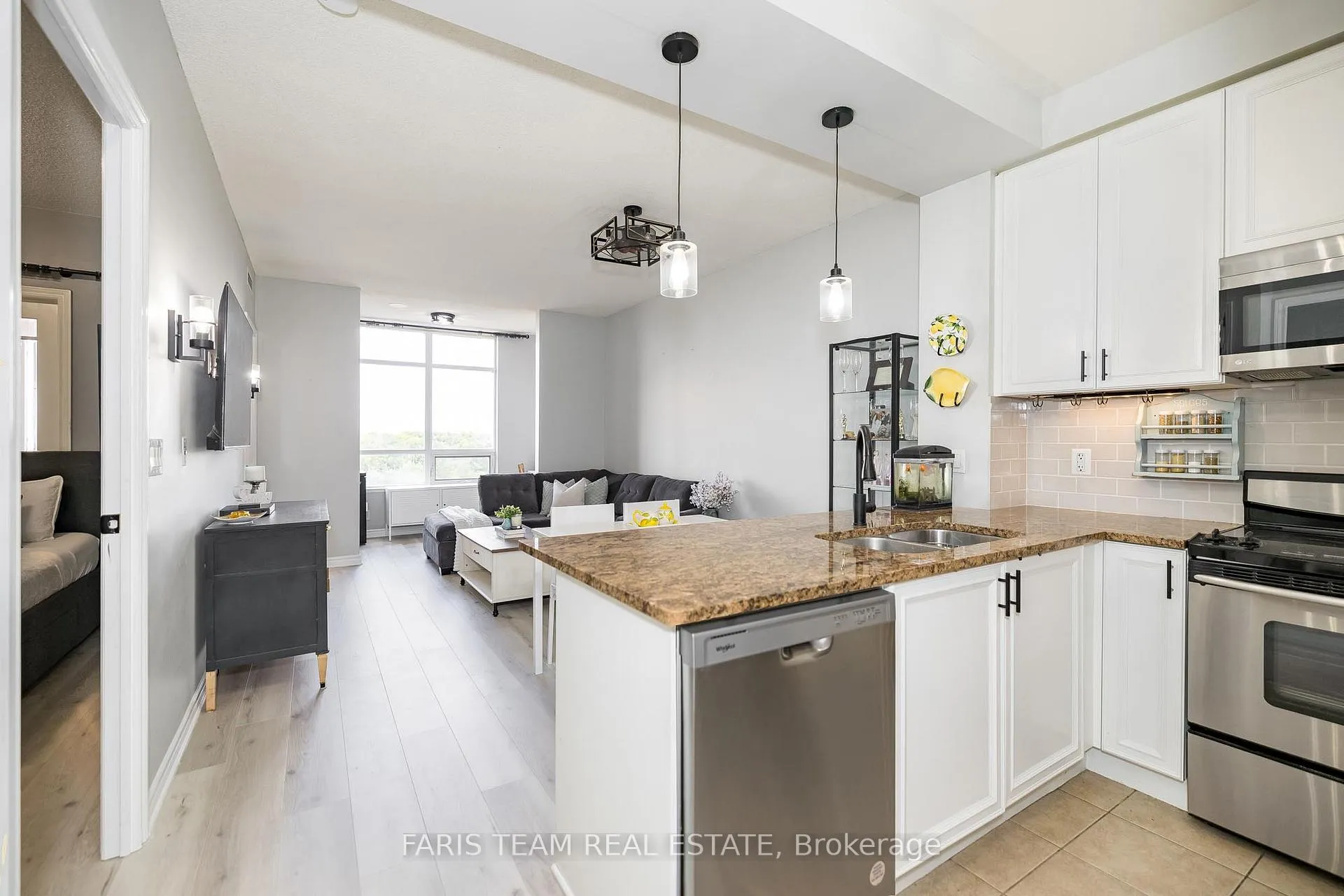 Photo 5 of Unit 701, 9235 Jane Street, Vaughan, Maple — HOMEH