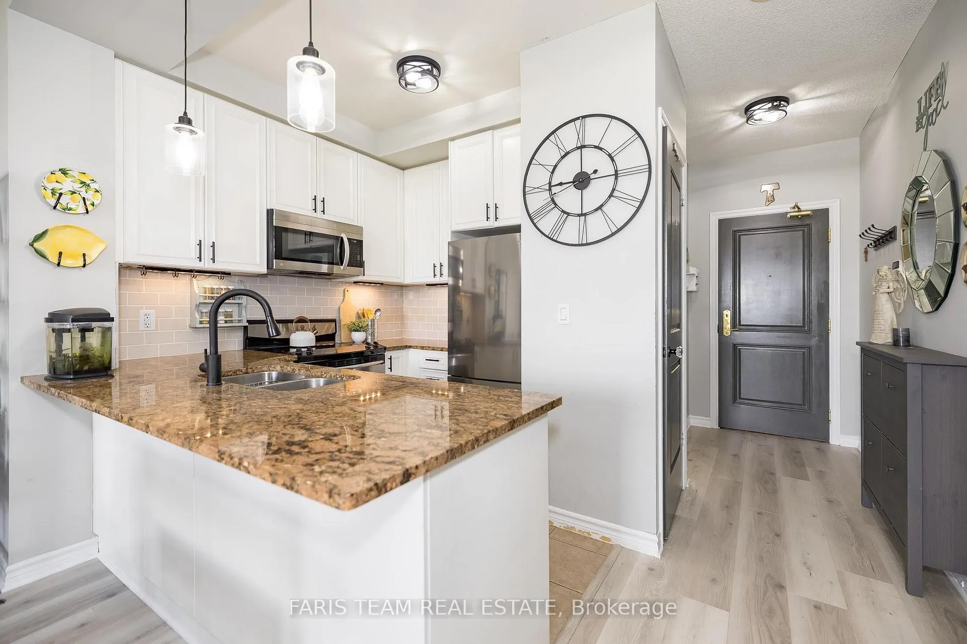 Photo 6 of Unit 701, 9235 Jane Street, Vaughan, Maple — HOMEH