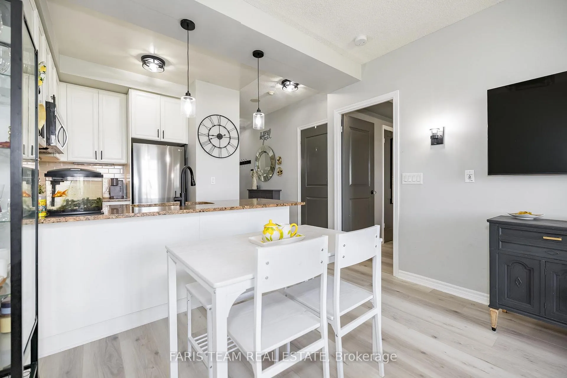 Photo 10 of Unit 701, 9235 Jane Street, Vaughan, Maple — HOMEH