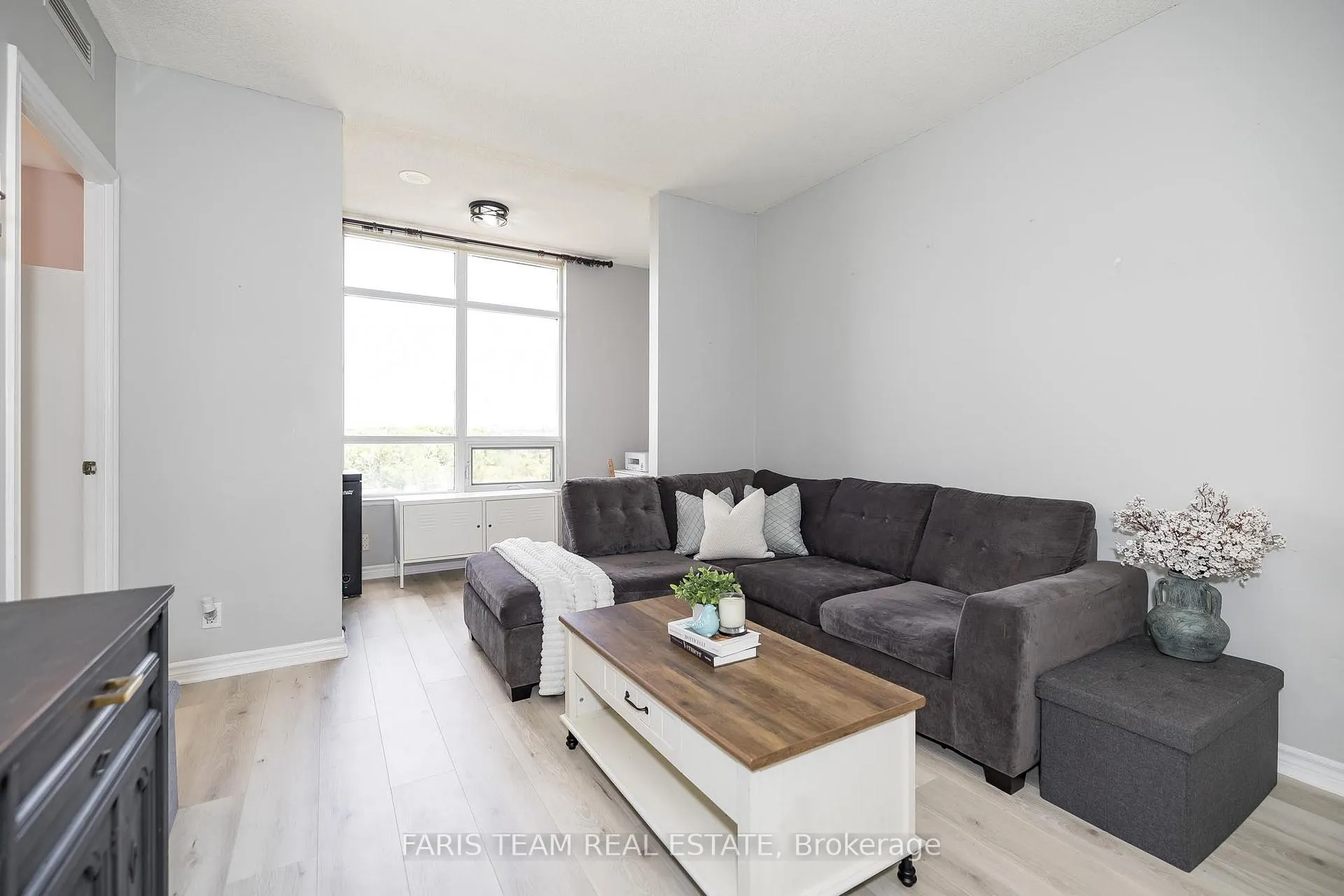 Photo 11 of Unit 701, 9235 Jane Street, Vaughan, Maple — HOMEH