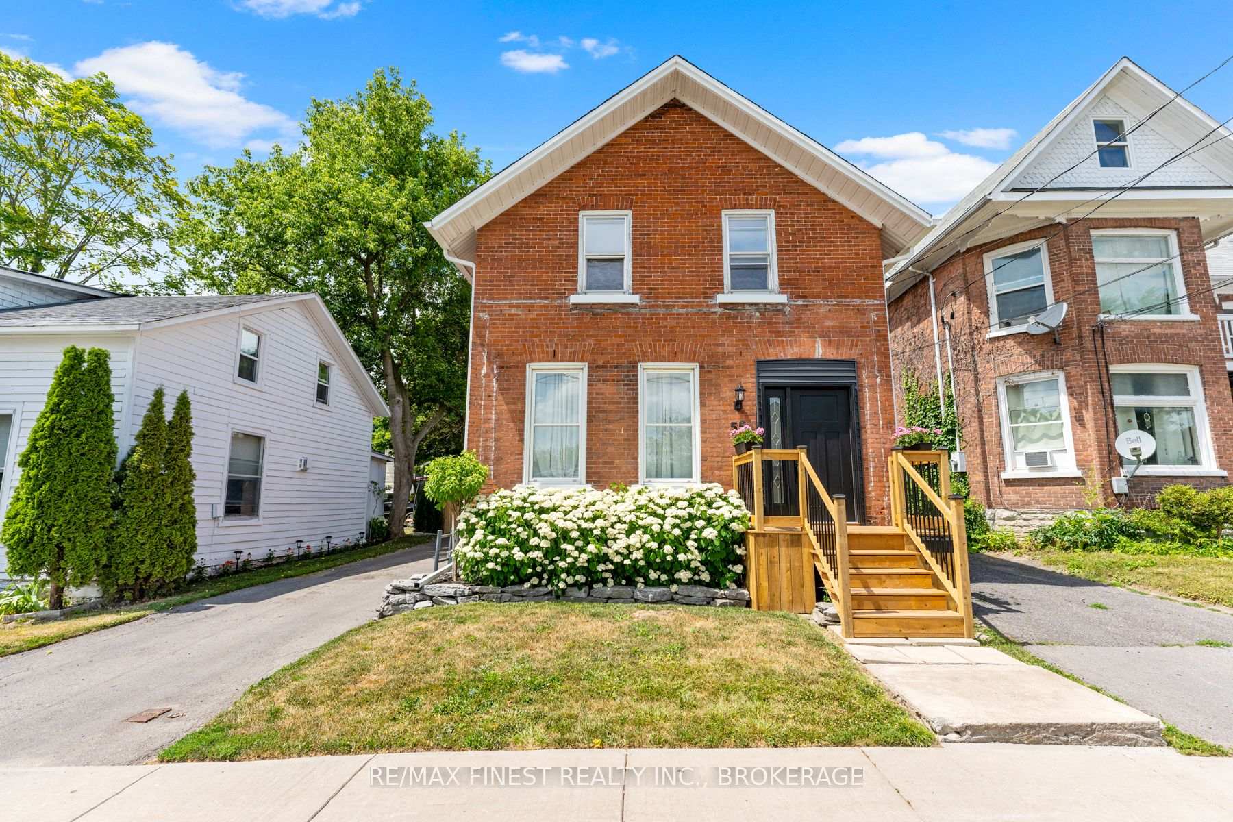 Front of 55 Bridge Street W