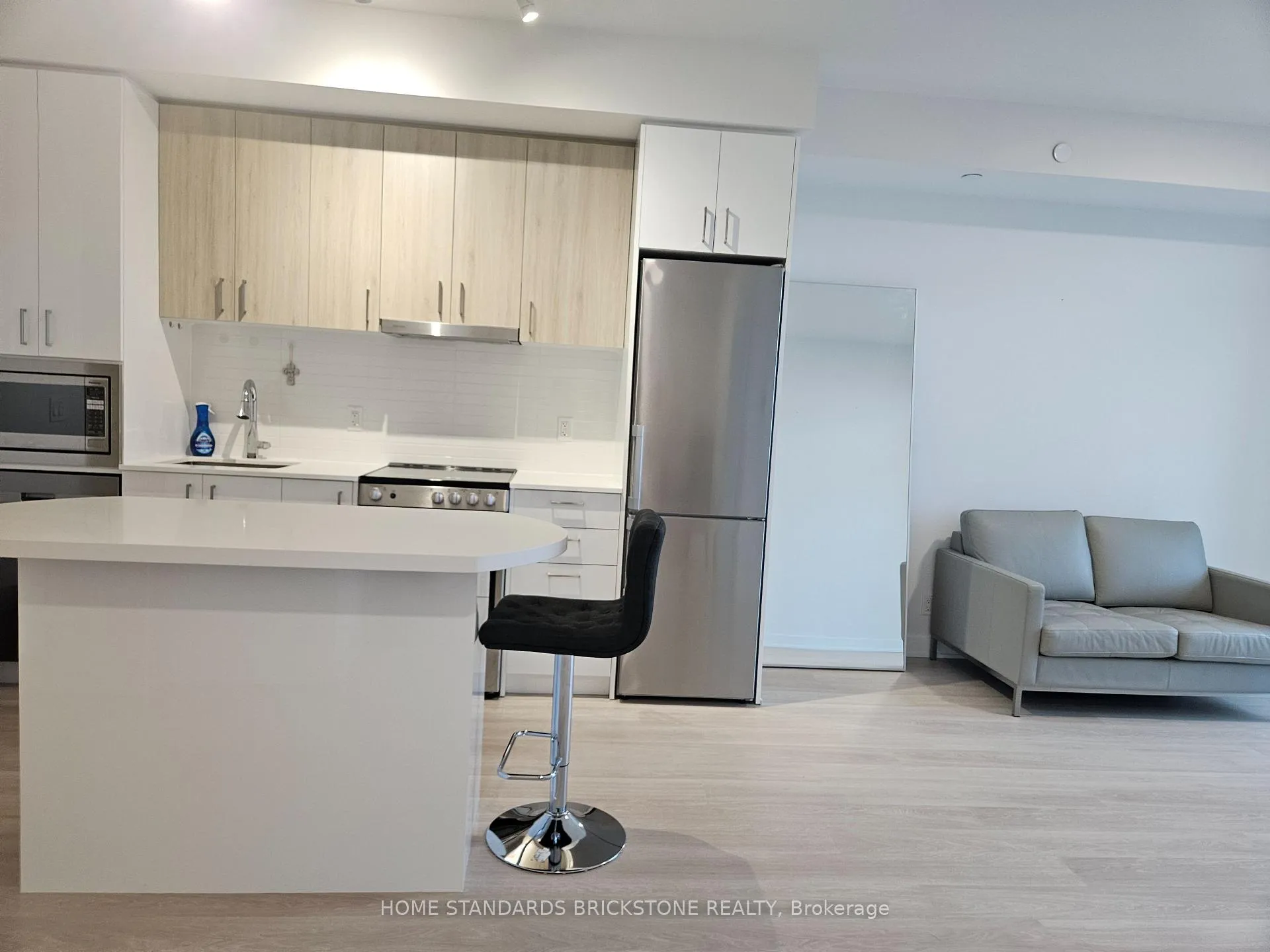 Photo 2 of Unit B2801, 50 Upper Mall Way, Vaughan, Brownridge — HOMEH