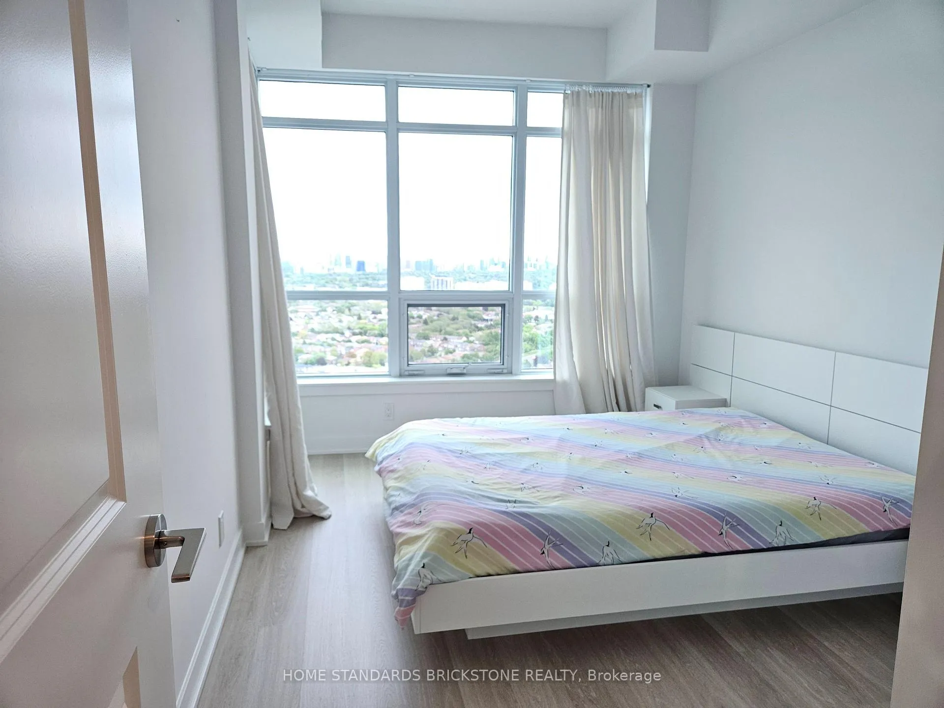 Photo 5 of Unit B2801, 50 Upper Mall Way, Vaughan, Brownridge — HOMEH