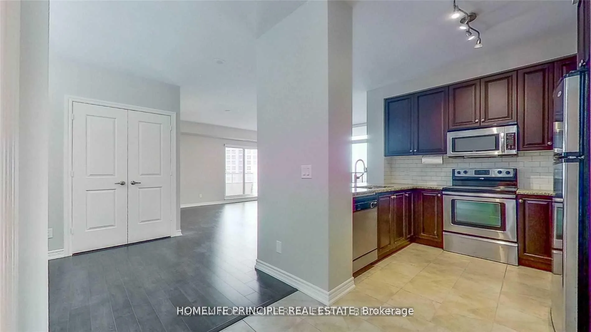Photo 13 of Unit 910, 9245 Jane Street, Vaughan, Maple — HOMEH