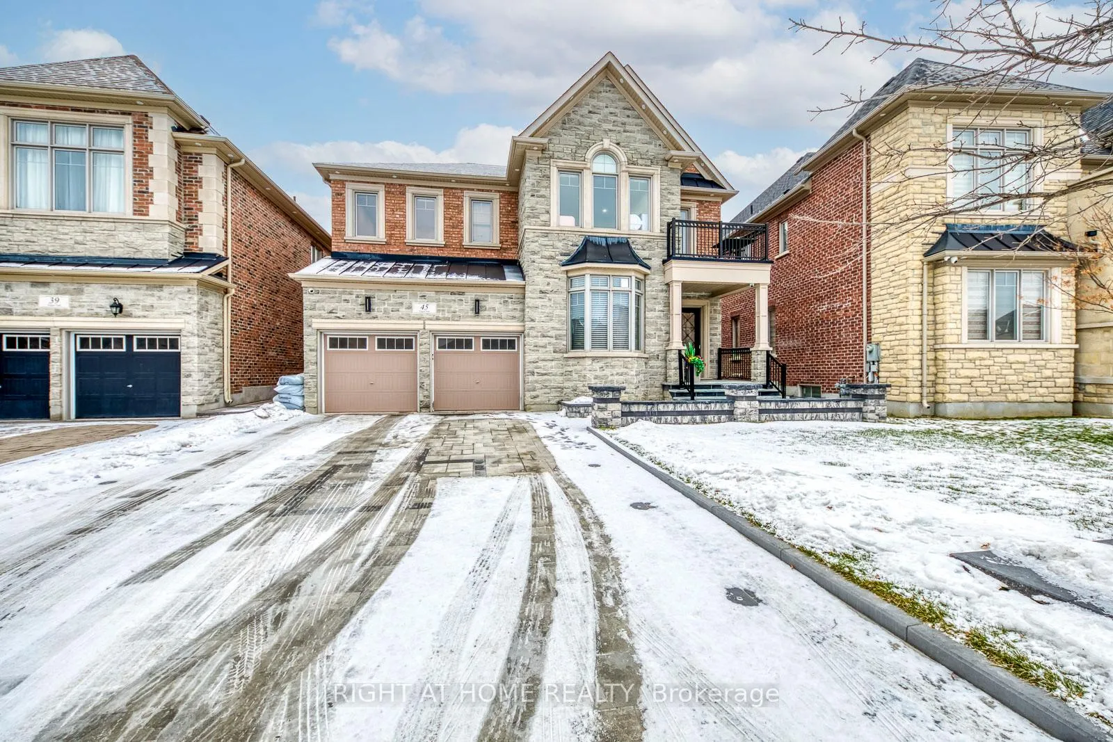 Photo 1 of 45 Torgan Trail, Vaughan, Kleinburg — HOMEH