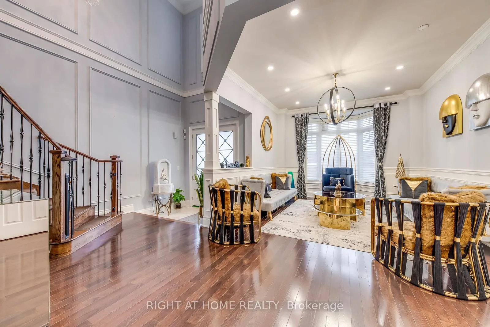 Photo 8 of 45 Torgan Trail, Vaughan, Kleinburg — HOMEH