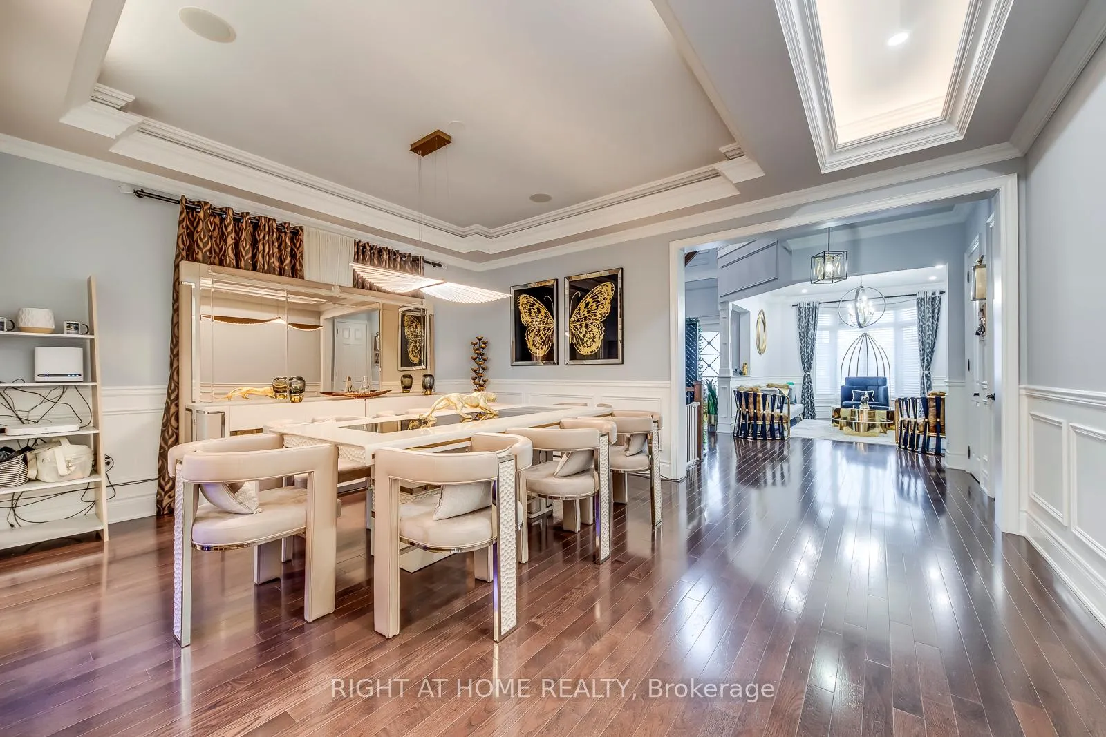 Photo 10 of 45 Torgan Trail, Vaughan, Kleinburg — HOMEH