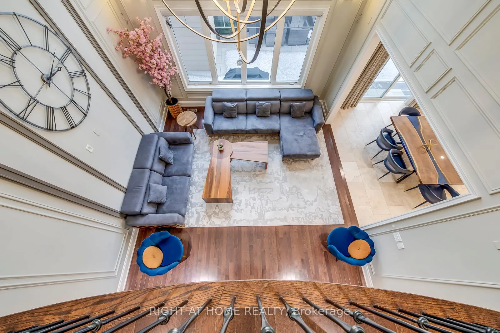 Photo 16 of 45 Torgan Trail, Vaughan, Kleinburg — HOMEH