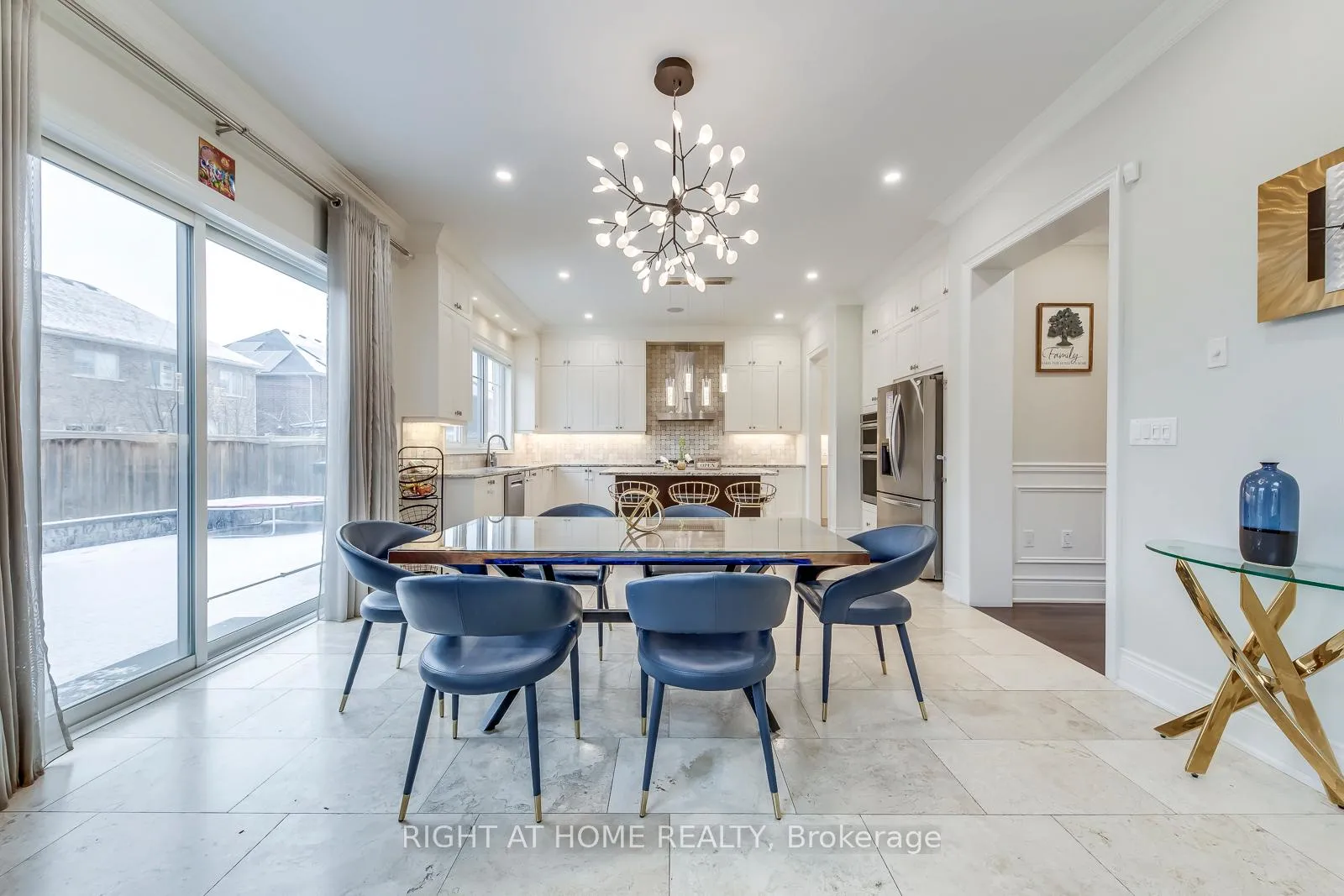 Photo 17 of 45 Torgan Trail, Vaughan, Kleinburg — HOMEH