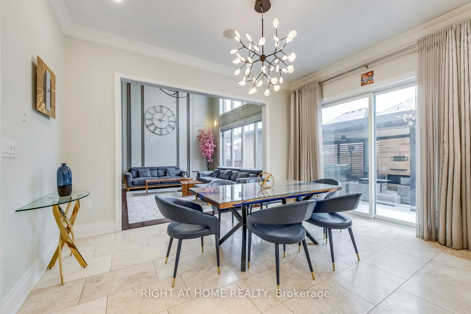 Photo 18 of 45 Torgan Trail, Vaughan, Kleinburg — HOMEH