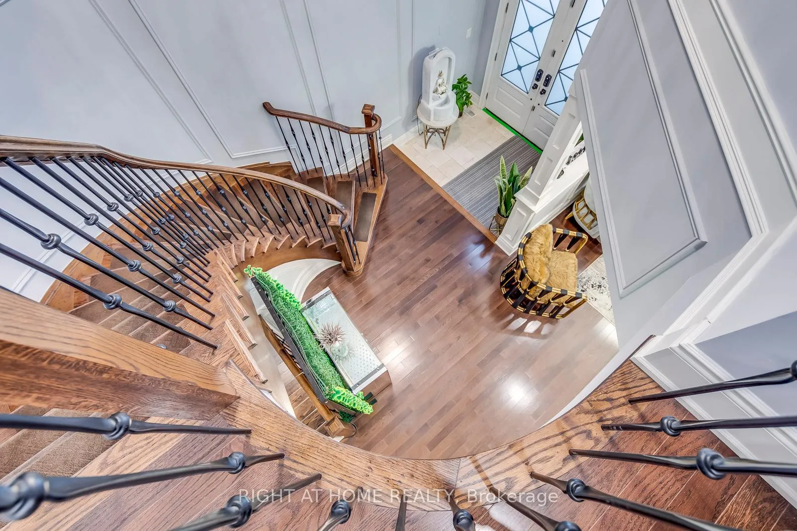 Photo 29 of 45 Torgan Trail, Vaughan, Kleinburg — HOMEH
