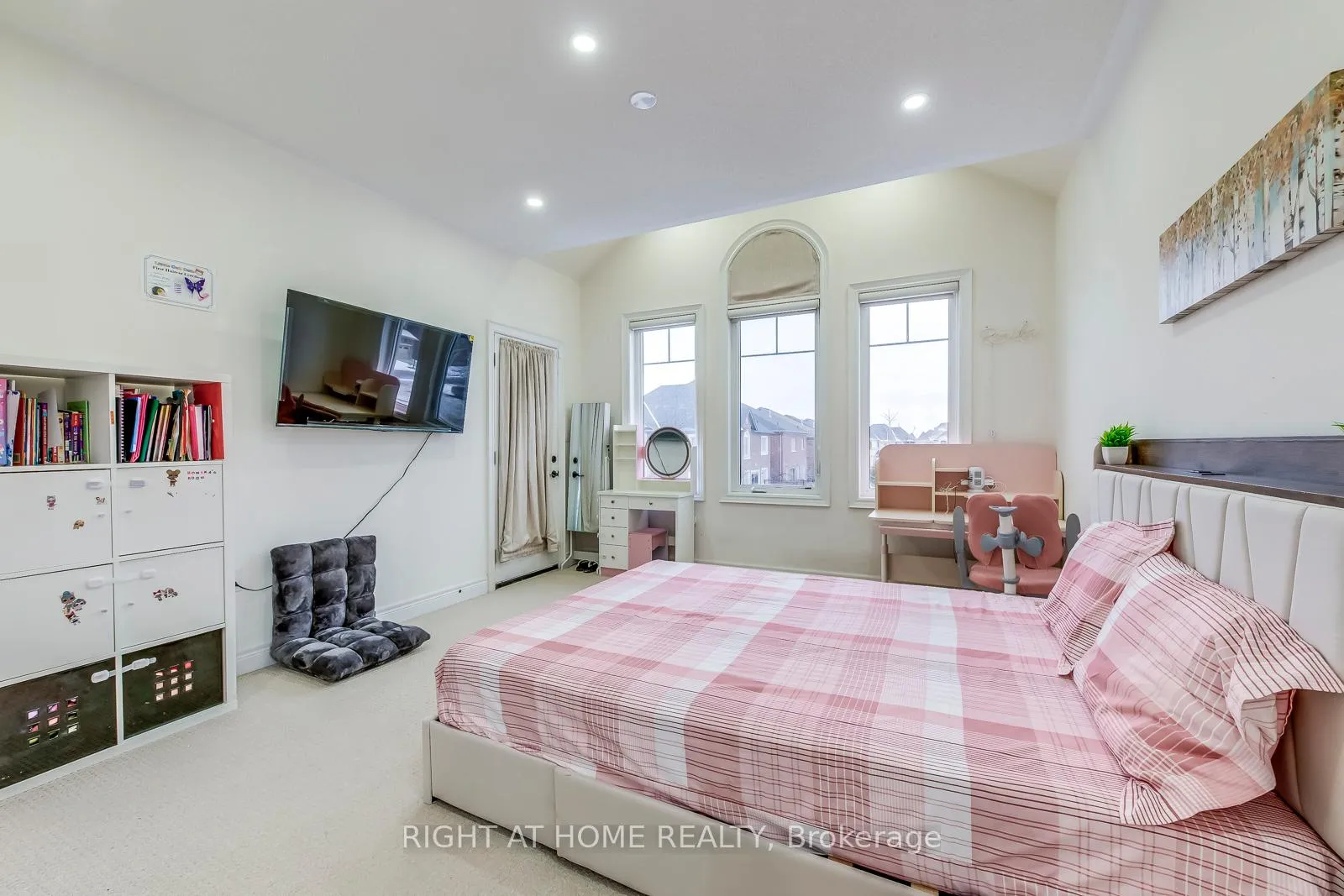 Photo 36 of 45 Torgan Trail, Vaughan, Kleinburg — HOMEH
